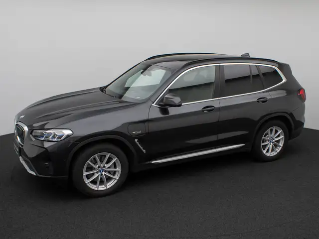 BMW X3 view 12