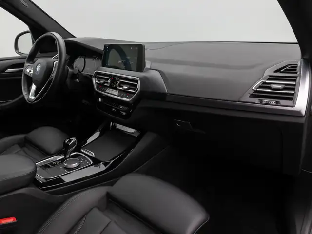 BMW X3 view 23
