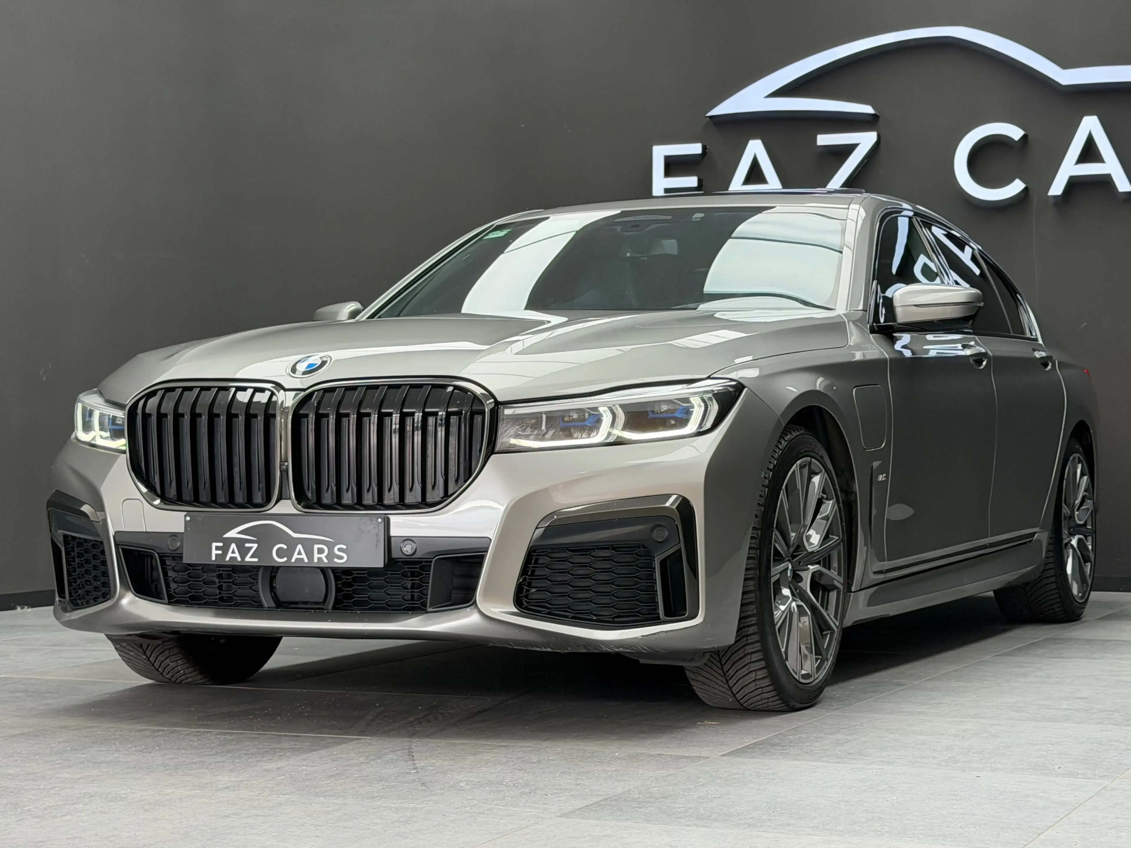 BMW 745 eAS PHEV * 1ER PROP + TVA + FULL OPTIONS * — photo 2