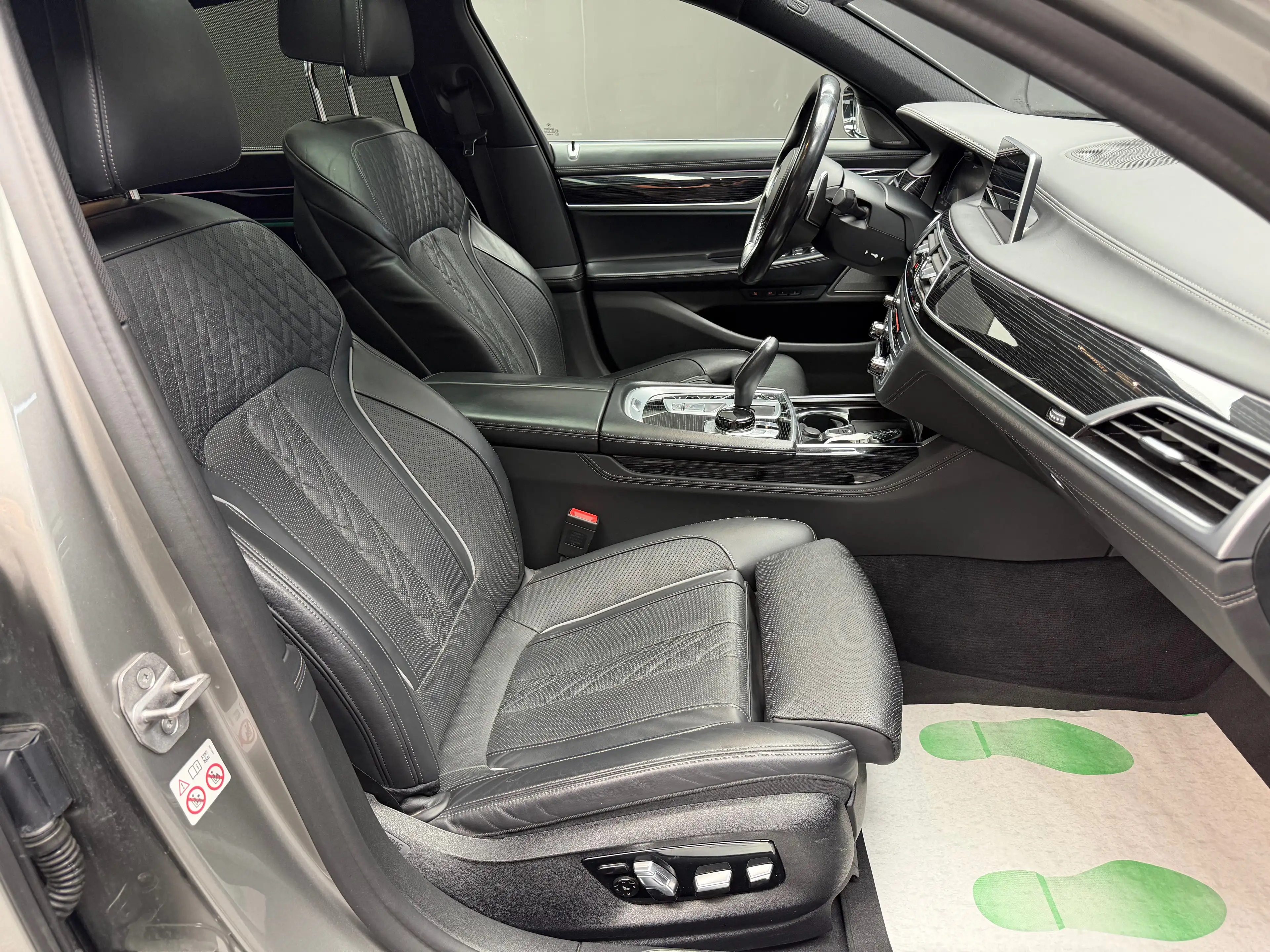 BMW 745 eAS PHEV * 1ER PROP + TVA + FULL OPTIONS * — photo 9