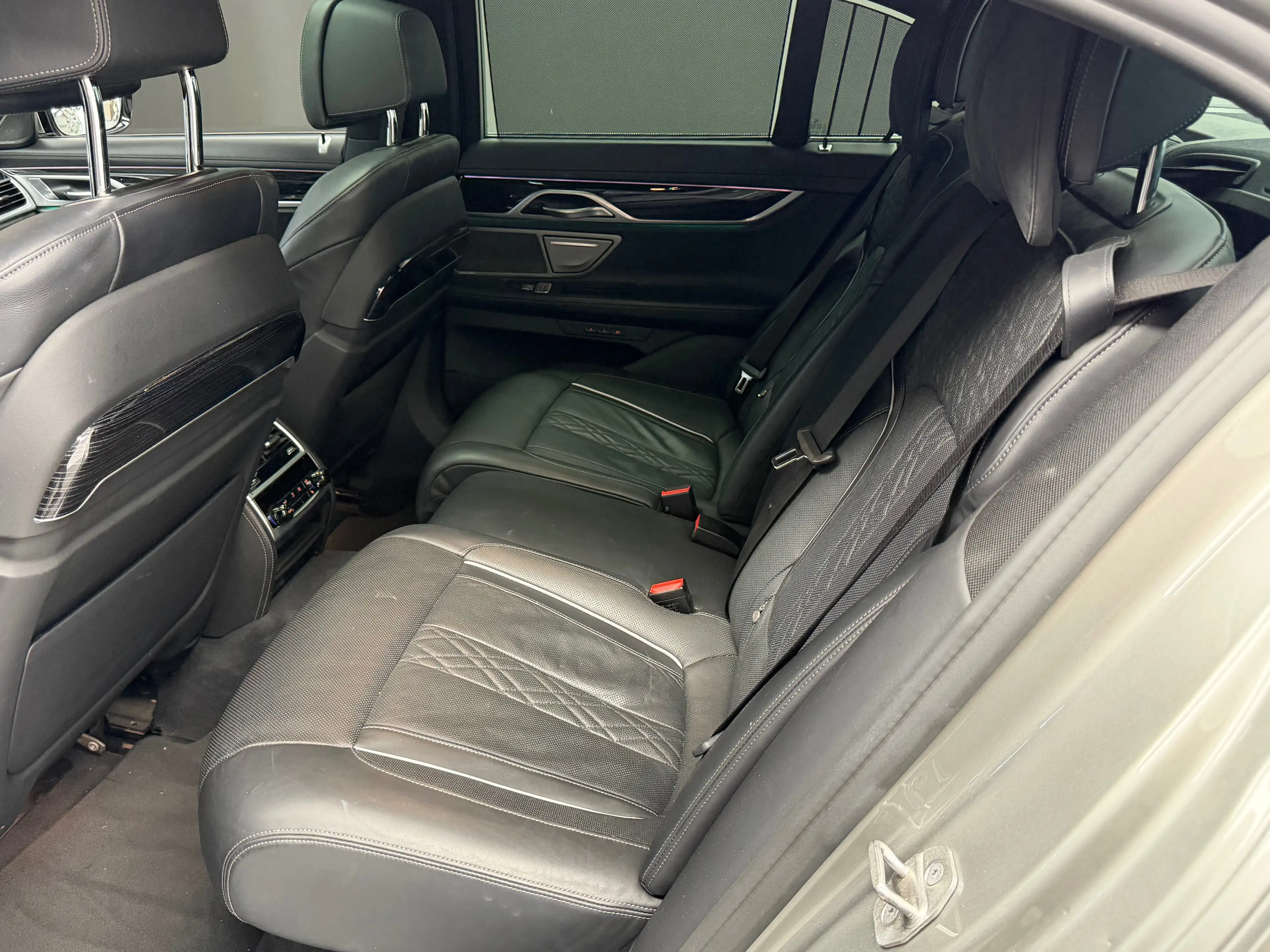 BMW 745 eAS PHEV * 1ER PROP + TVA + FULL OPTIONS * — photo 10