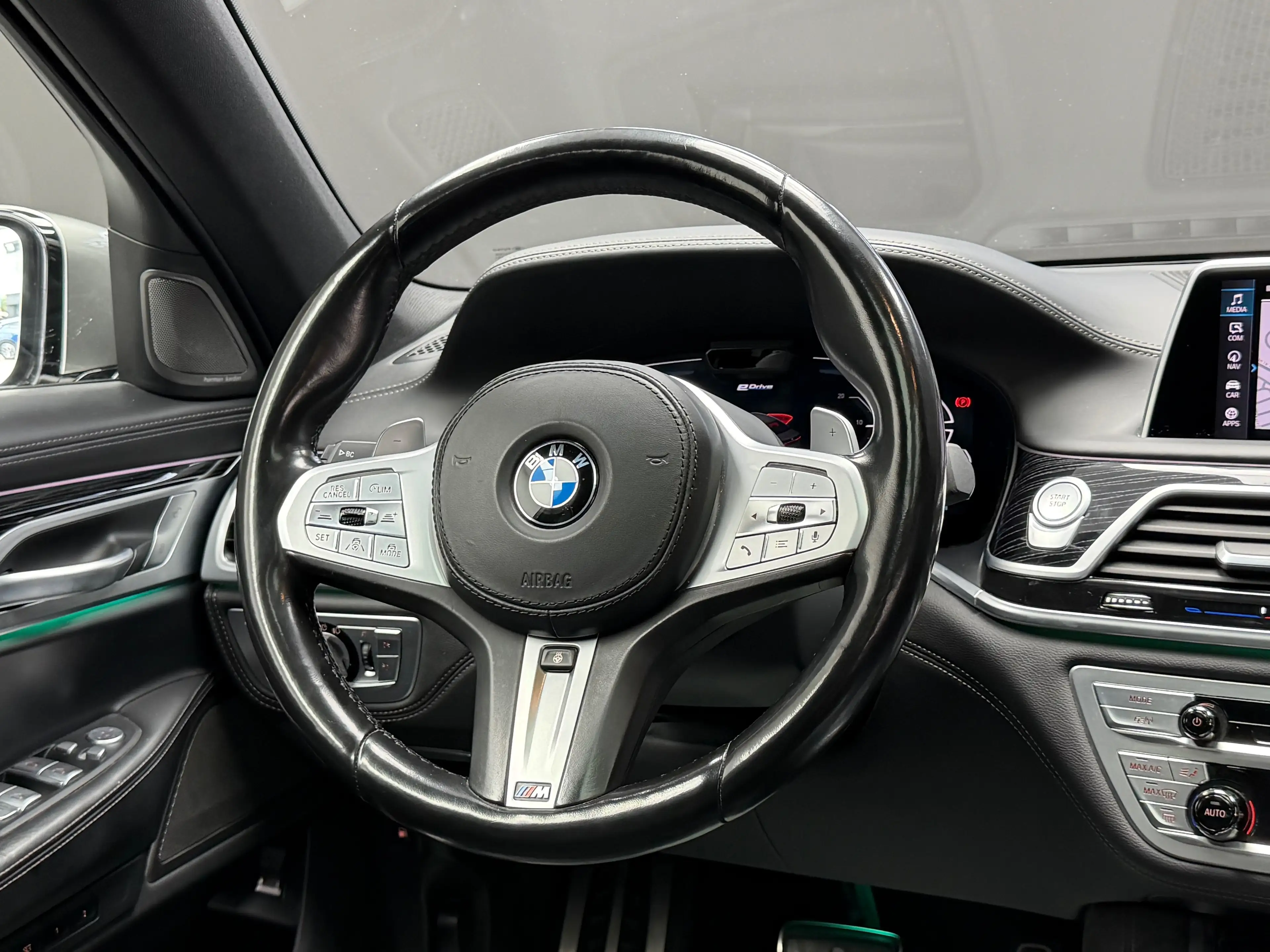 BMW 745 eAS PHEV * 1ER PROP + TVA + FULL OPTIONS * — photo 12