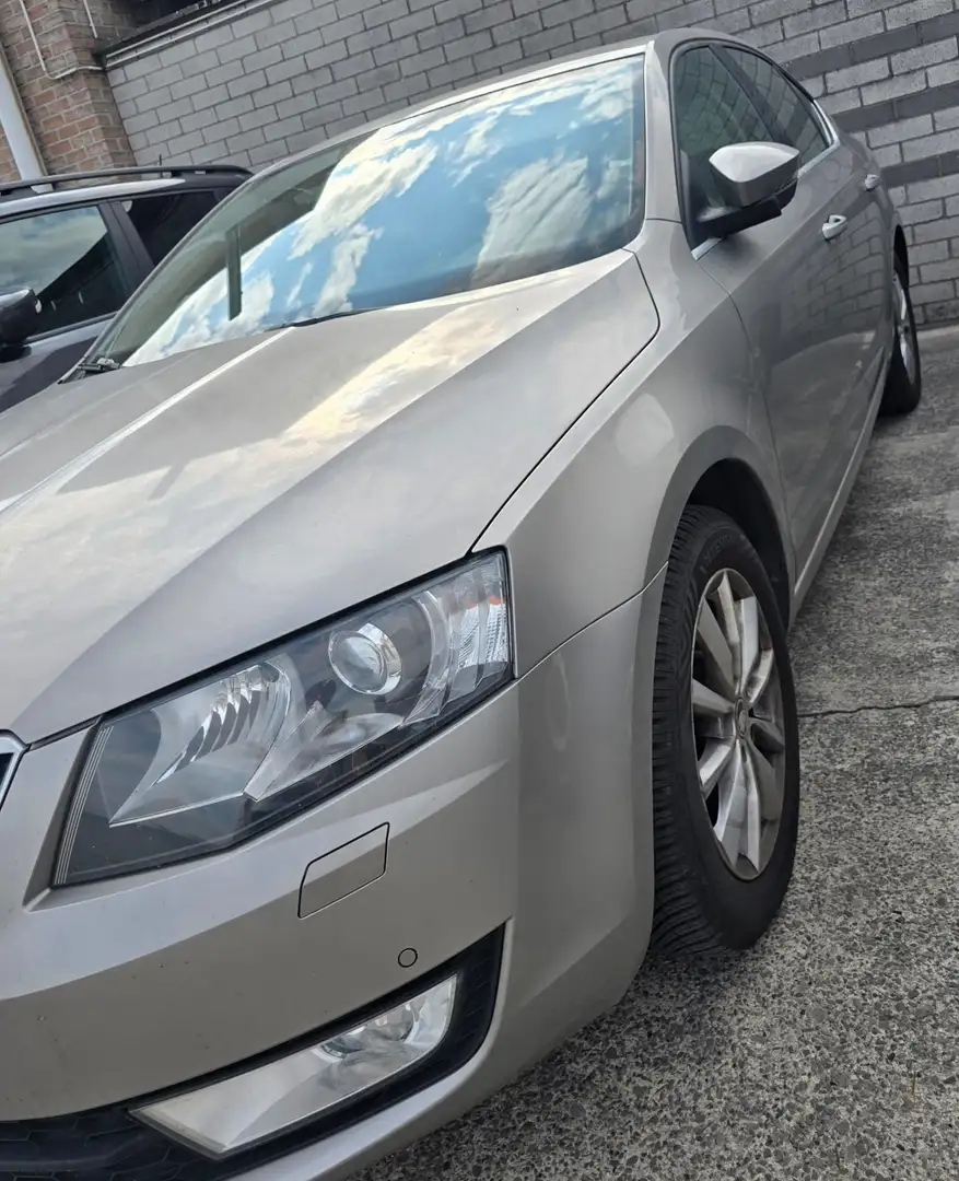 Skoda Octavia 1.2 62000kms NON FUMEUR CLIM IMPECCABLE - 2