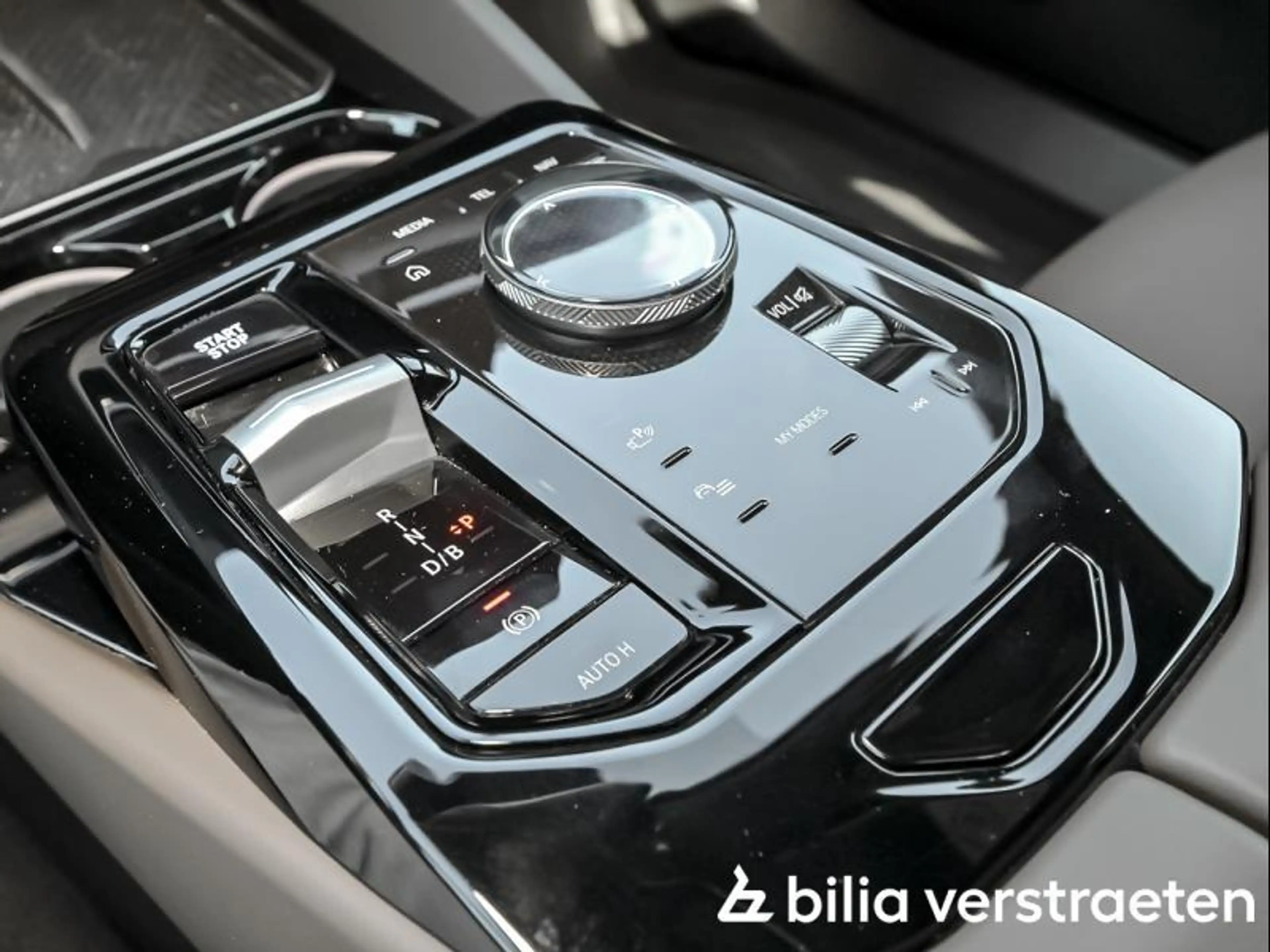 BMW i5 eD40 Berline MPRO - TRKHK - ACC - ADAP LED - H&K — photo 11