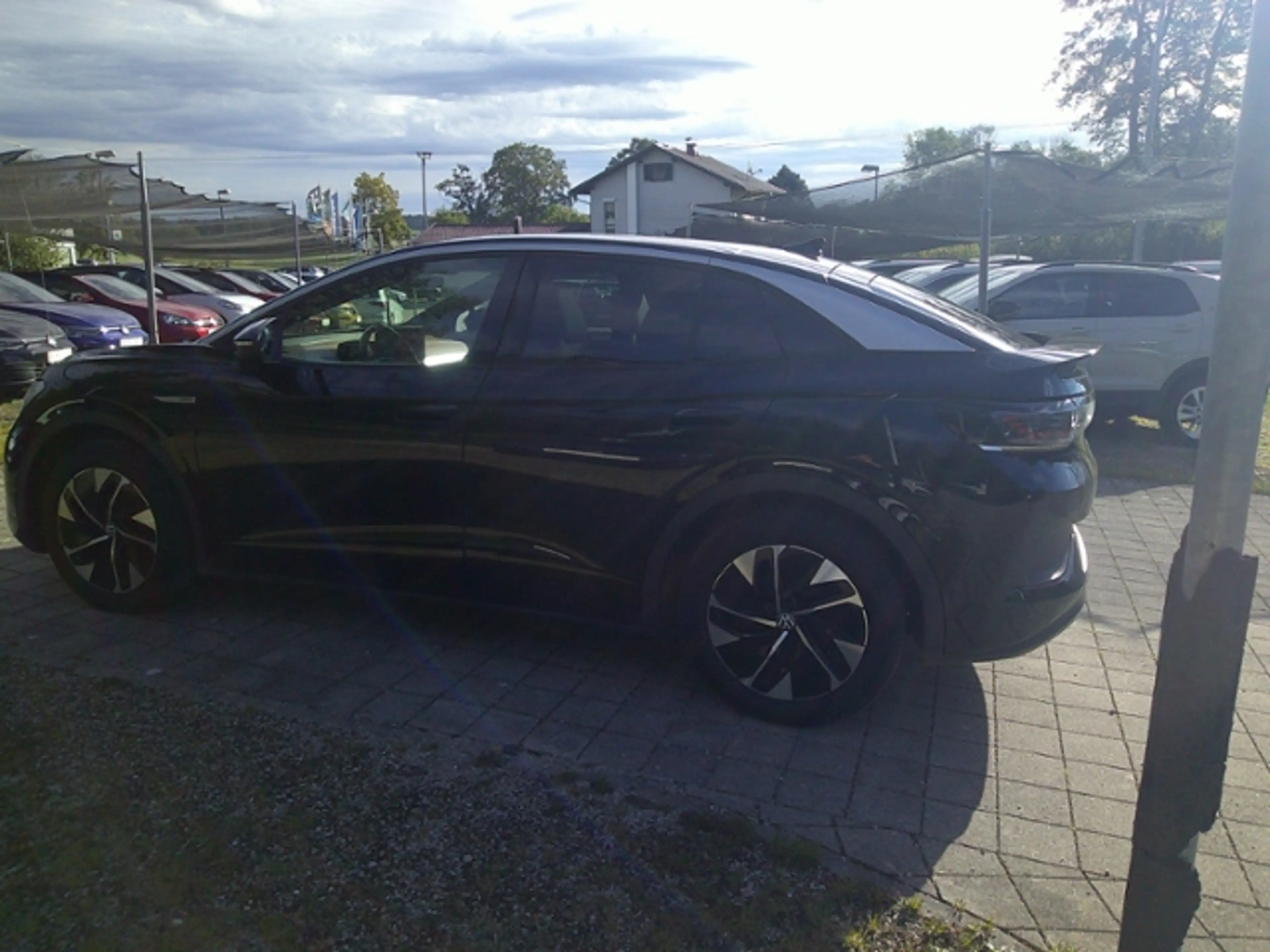Volkswagen ID.5 Pro Performance 150 kW*Matrix-LED*AHK*Navi*Wärmep — photo 6