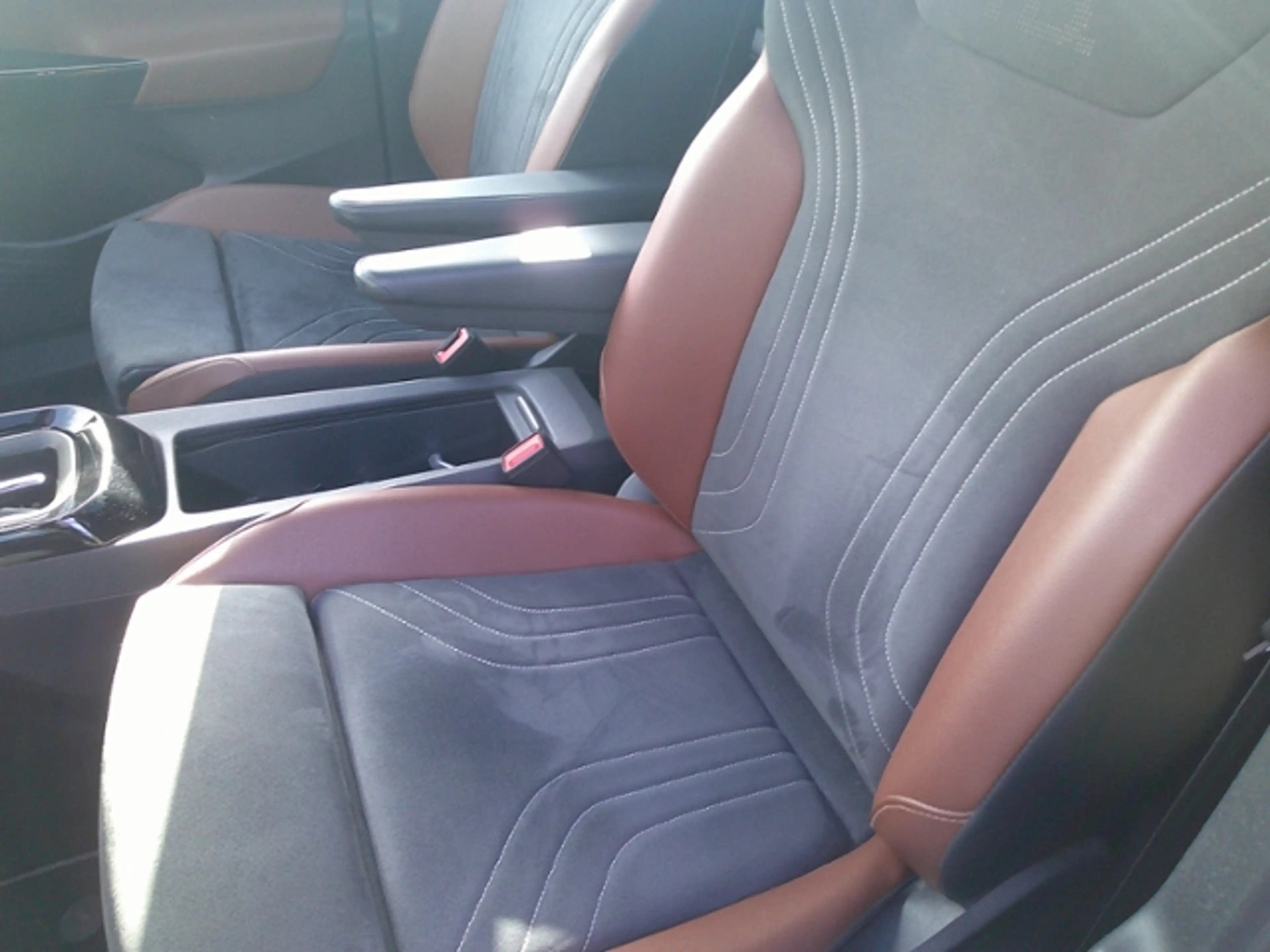 Volkswagen ID.5 Pro Performance 150 kW*Matrix-LED*AHK*Navi*Wärmep — photo 8