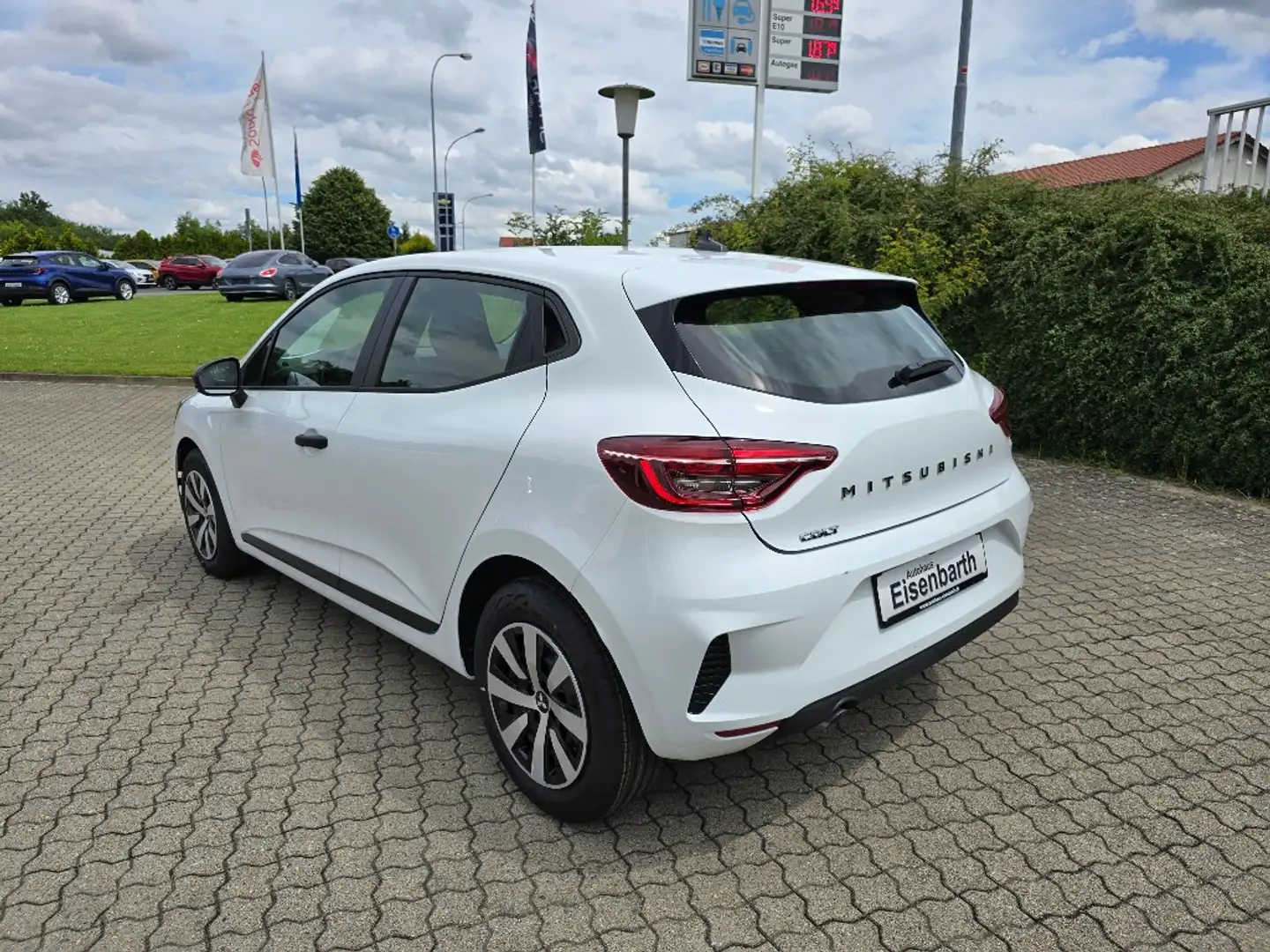 Mitsubishi Colt BASIS 1.0 Benziner 5-Gang Weiß - 2