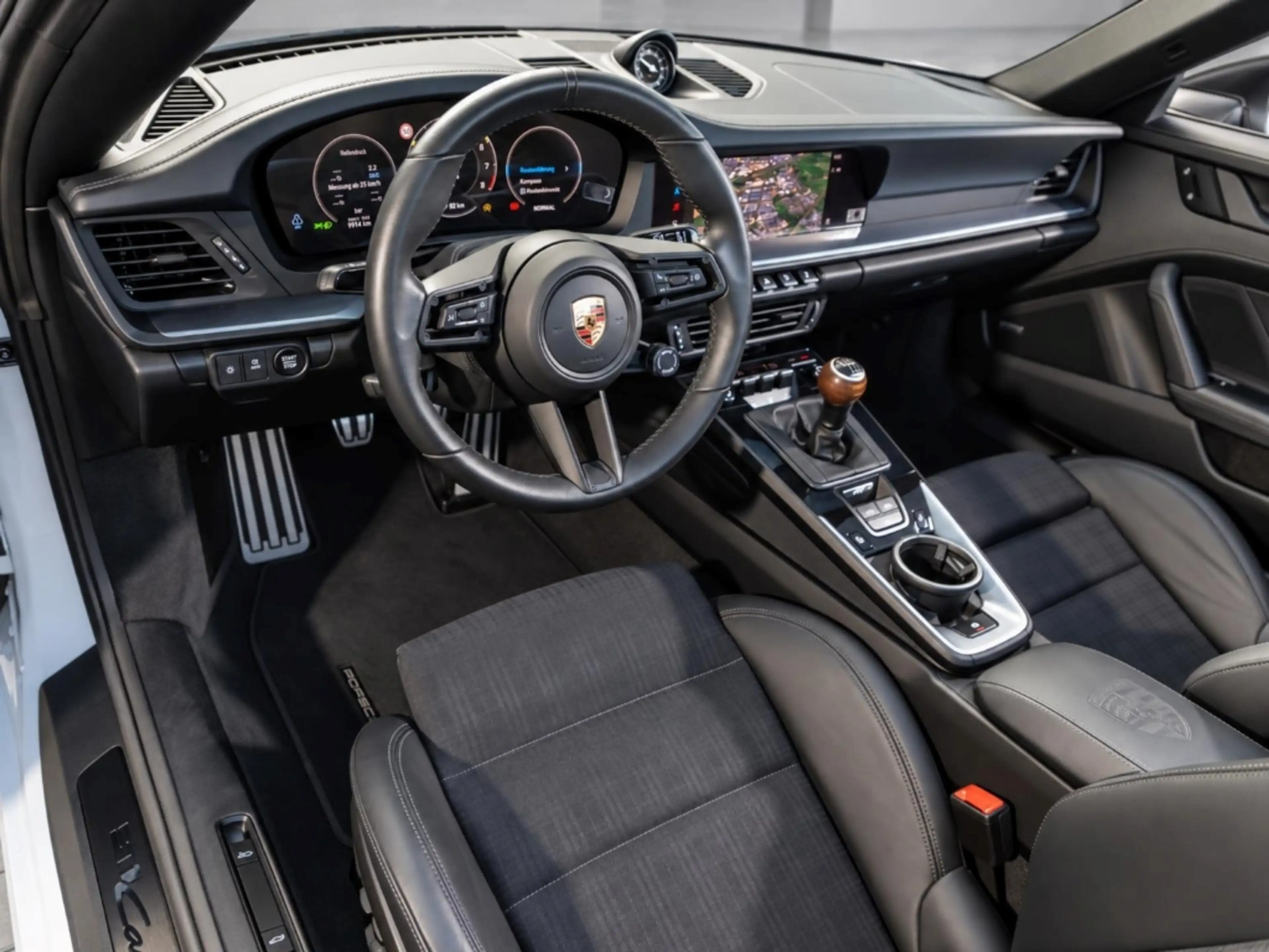 Porsche 992 -2 (911) Carrera T Cabriolet — photo 11