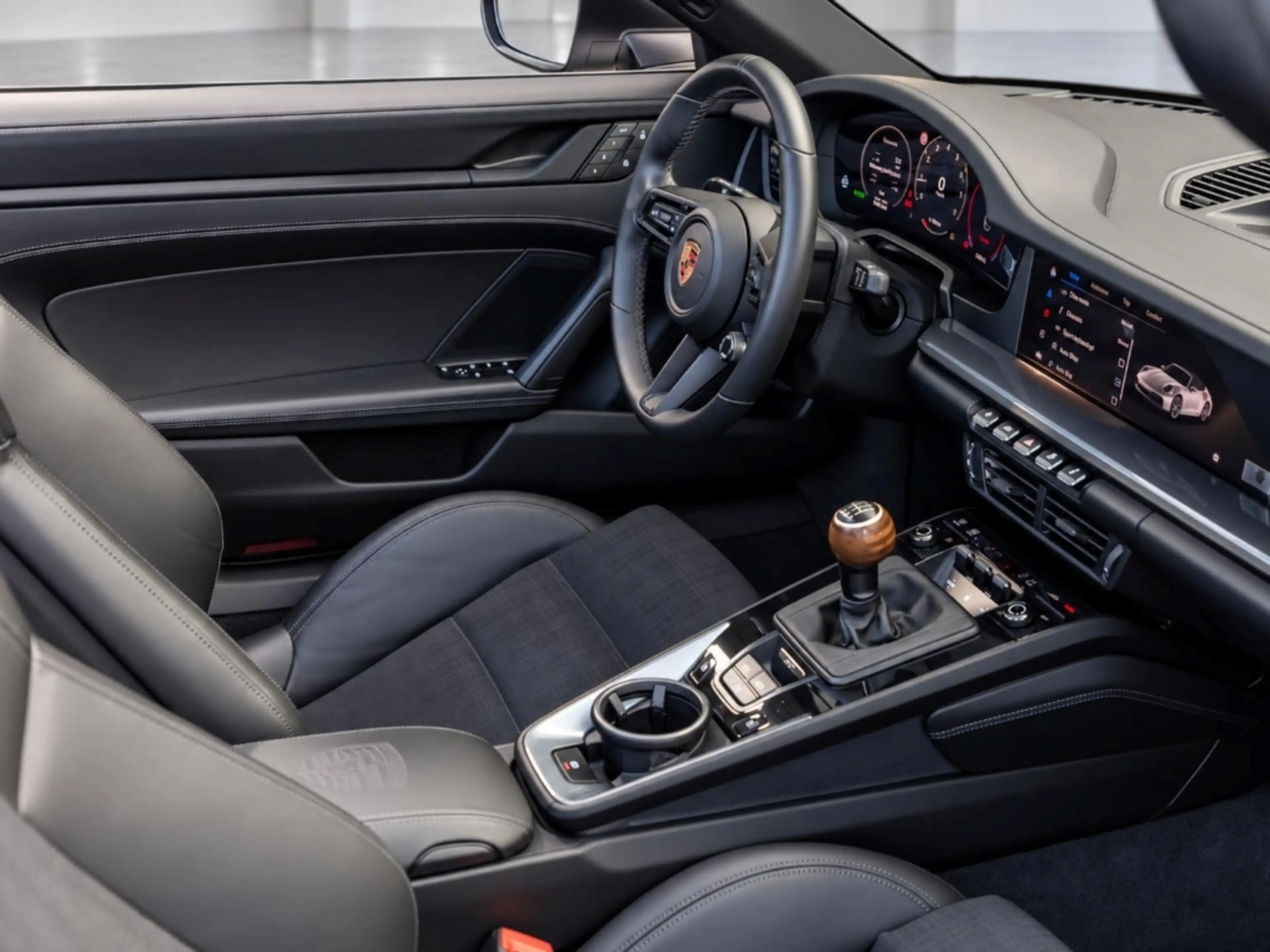 Porsche 992 -2 (911) Carrera T Cabriolet — photo 14