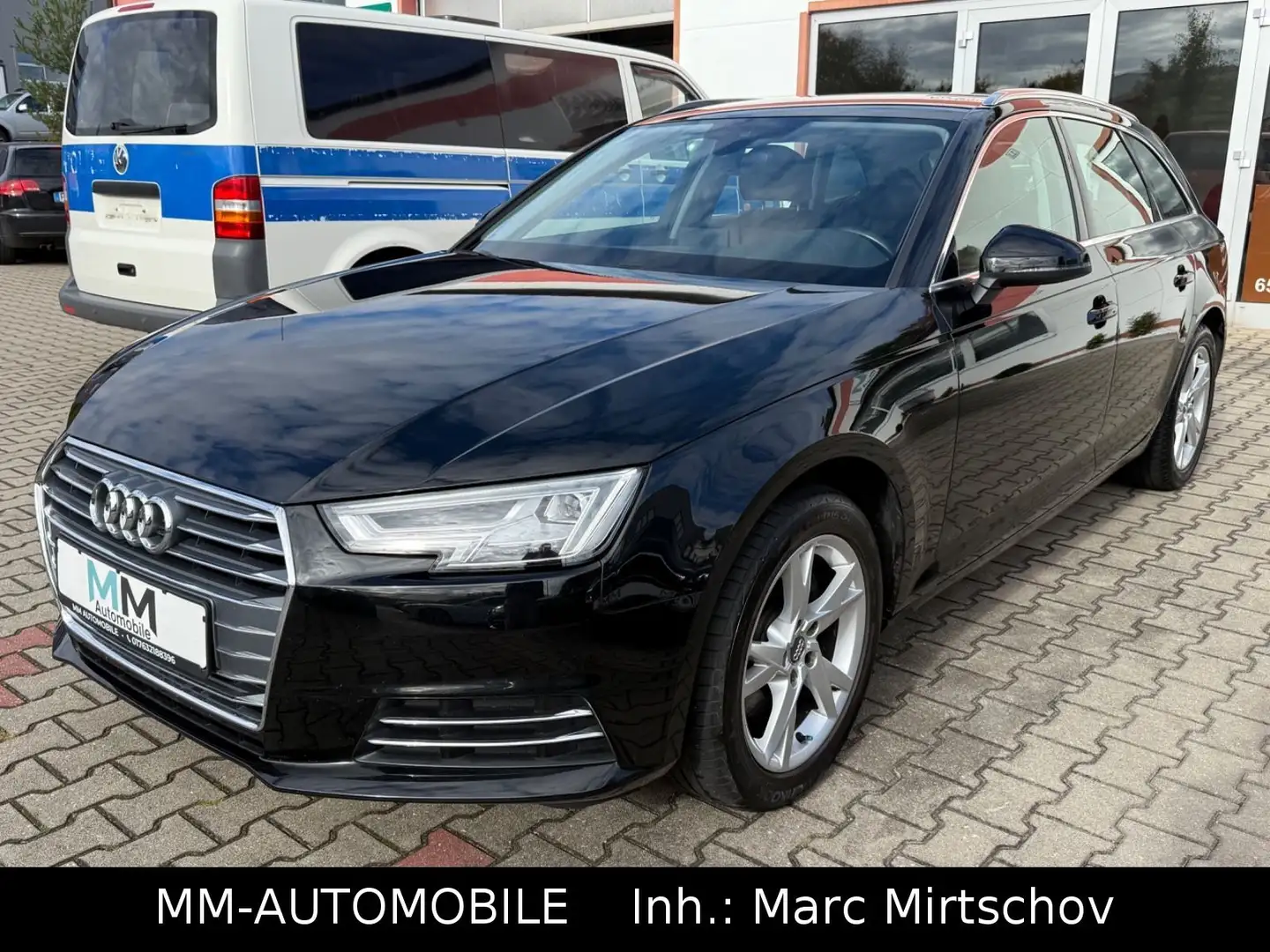 Audi A4 Avant s-tron sport-1.HA-LEDER-AHK-LED-AUDI KD Schwarz - 2