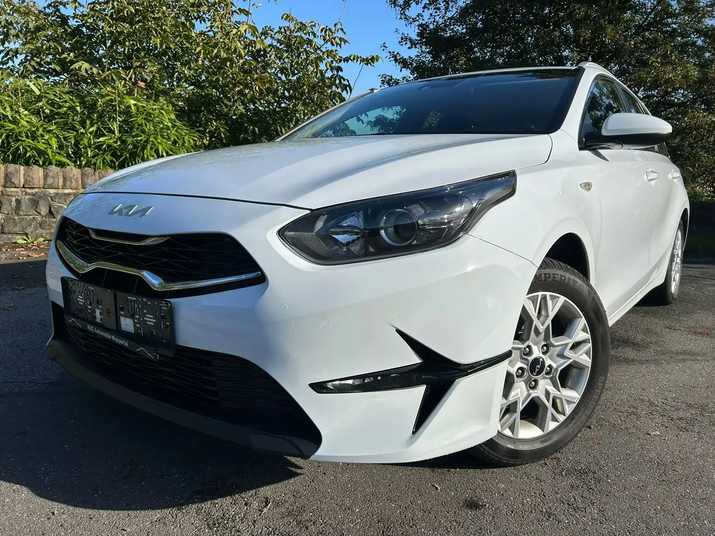 Kia Ceed SW / cee'd SW 1.6 CRDi Vision Navi/R-Kamera/1.Hand Weiß - 2
