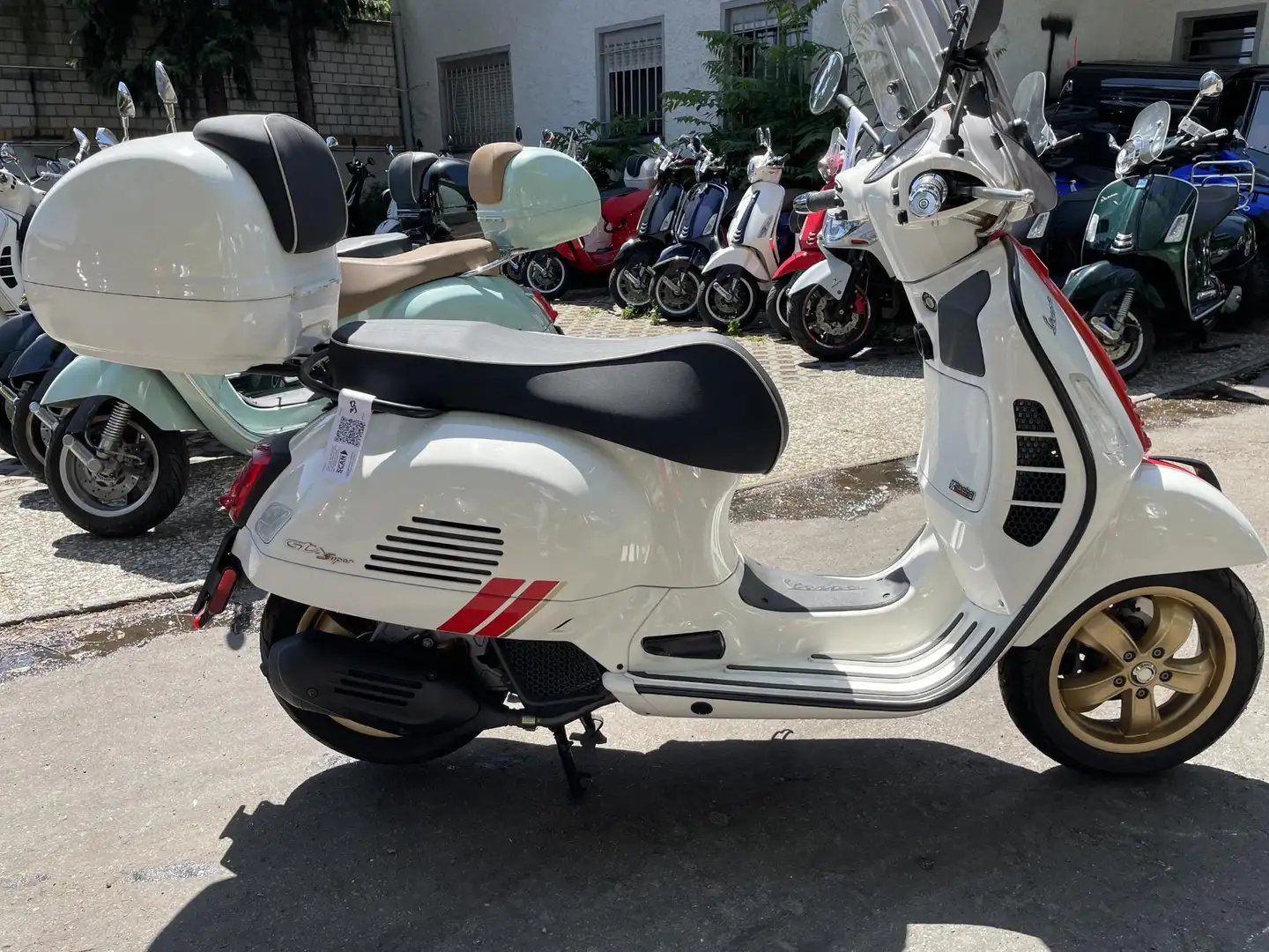 Vespa GTS 125 ABS Racing Sixties  Topcase Blanco - 1