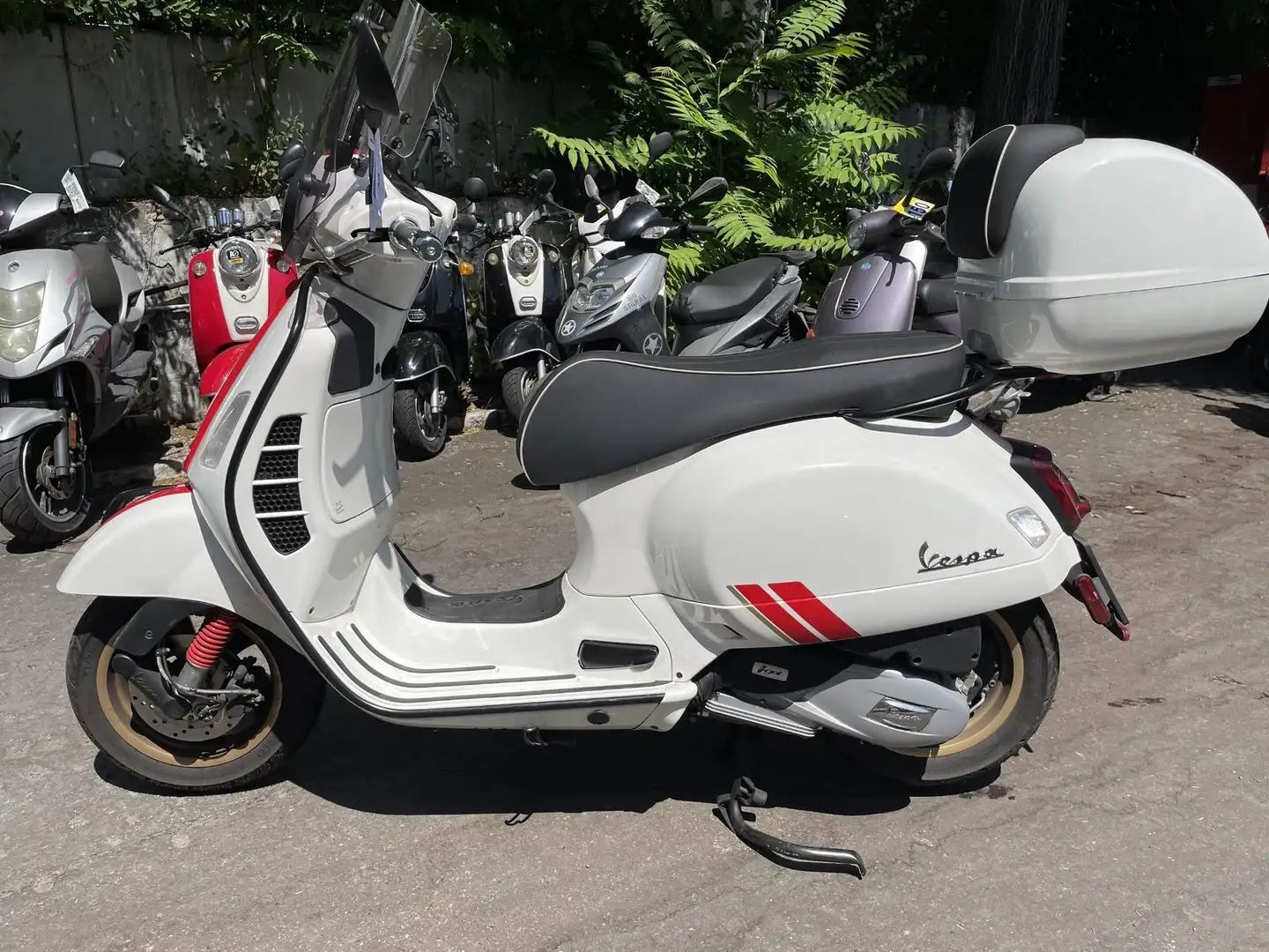 Vespa GTS 125 ABS Racing Sixties  Topcase Blanco - 2