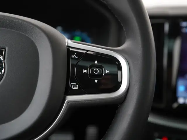 Volvo XC60 view 11