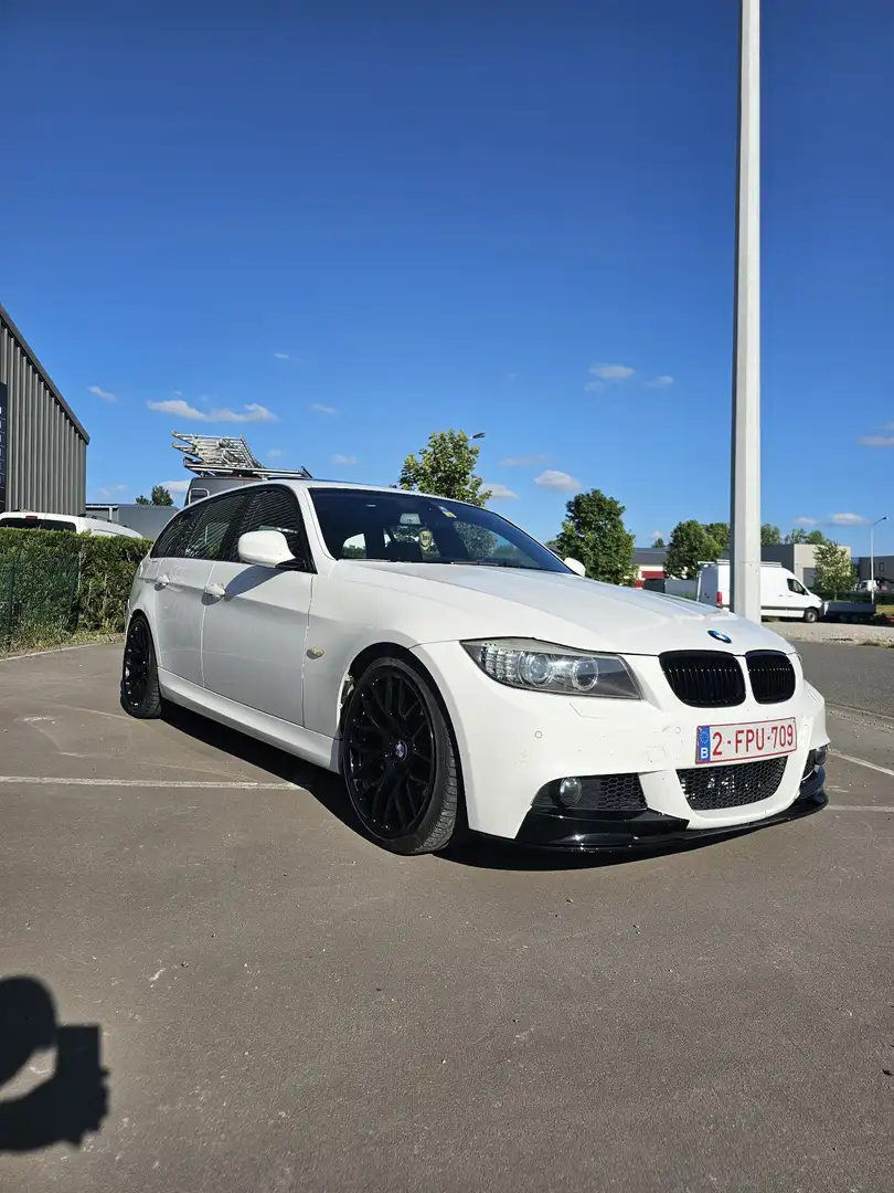 BMW 335 Touring 335iXA - 1
