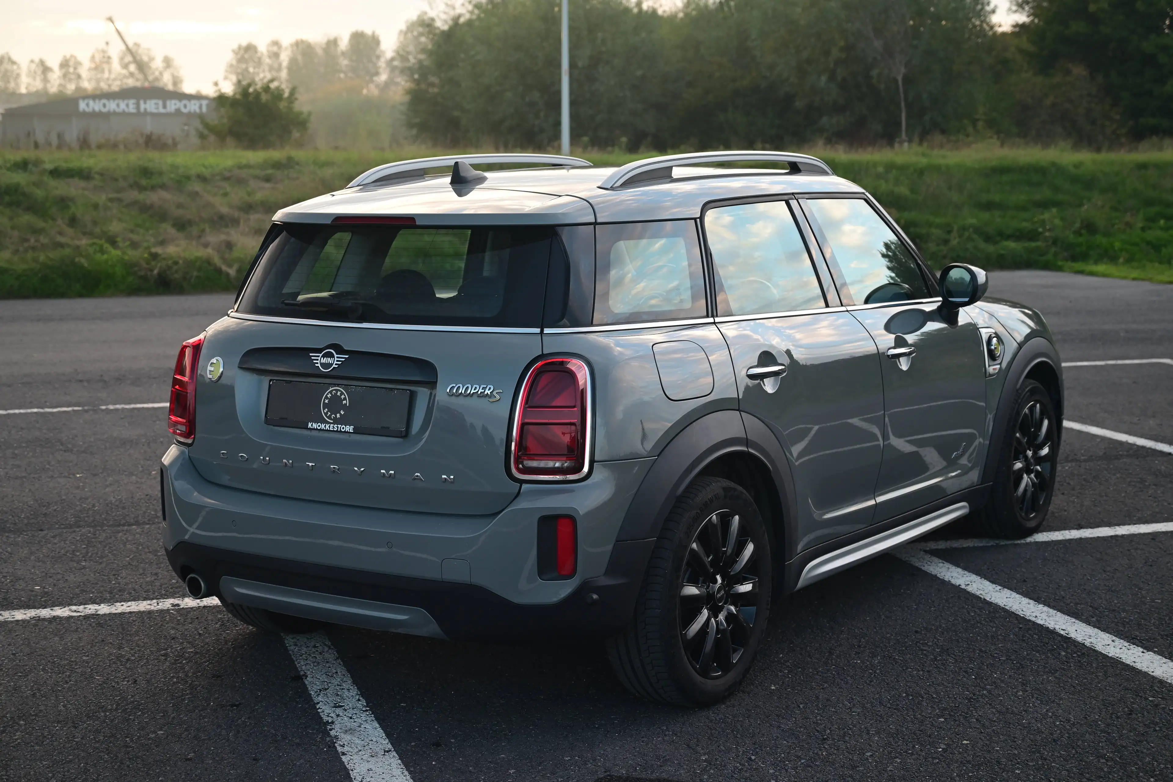 MINI Cooper SE Countryman F60 LCI ALL4 HYBRID / AUT / TOP CONDITION / MOONWALK GREY / BLACK WHEELS — photo 8