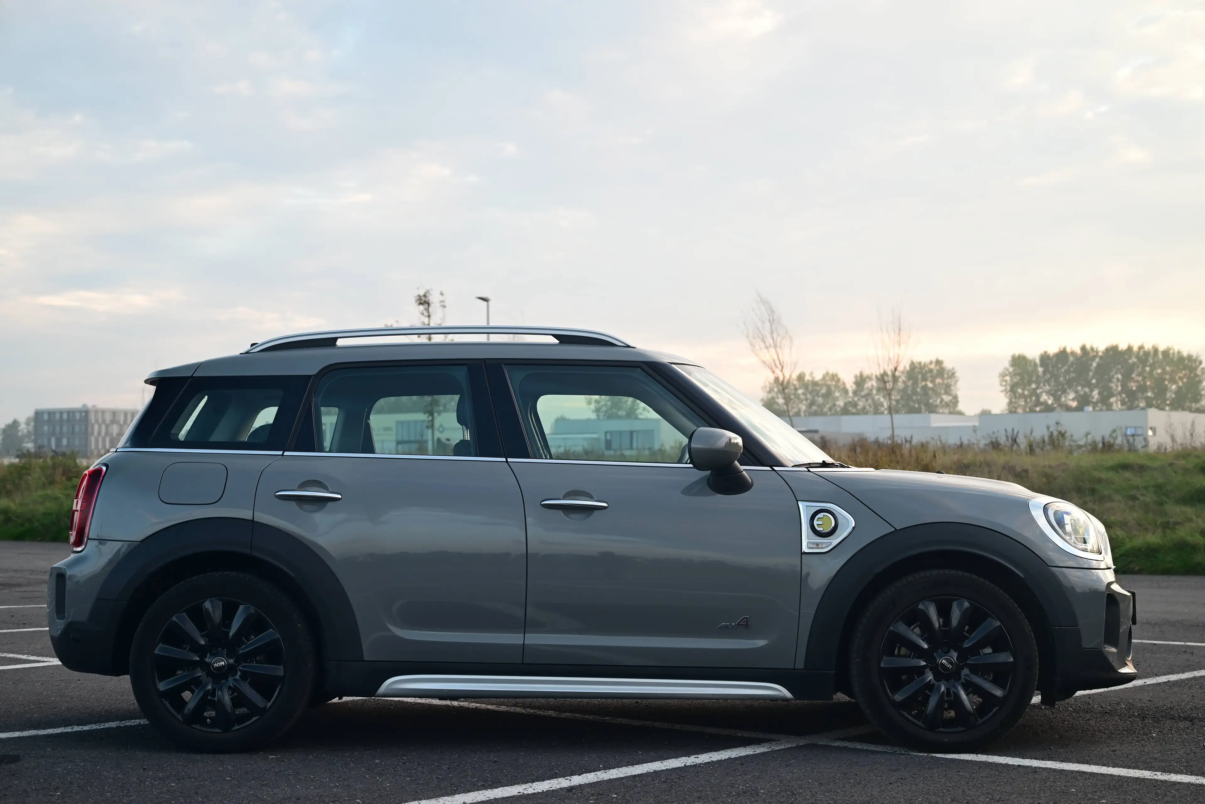 MINI Cooper SE Countryman F60 LCI ALL4 HYBRID / AUT / TOP CONDITION / MOONWALK GREY / BLACK WHEELS — photo 9