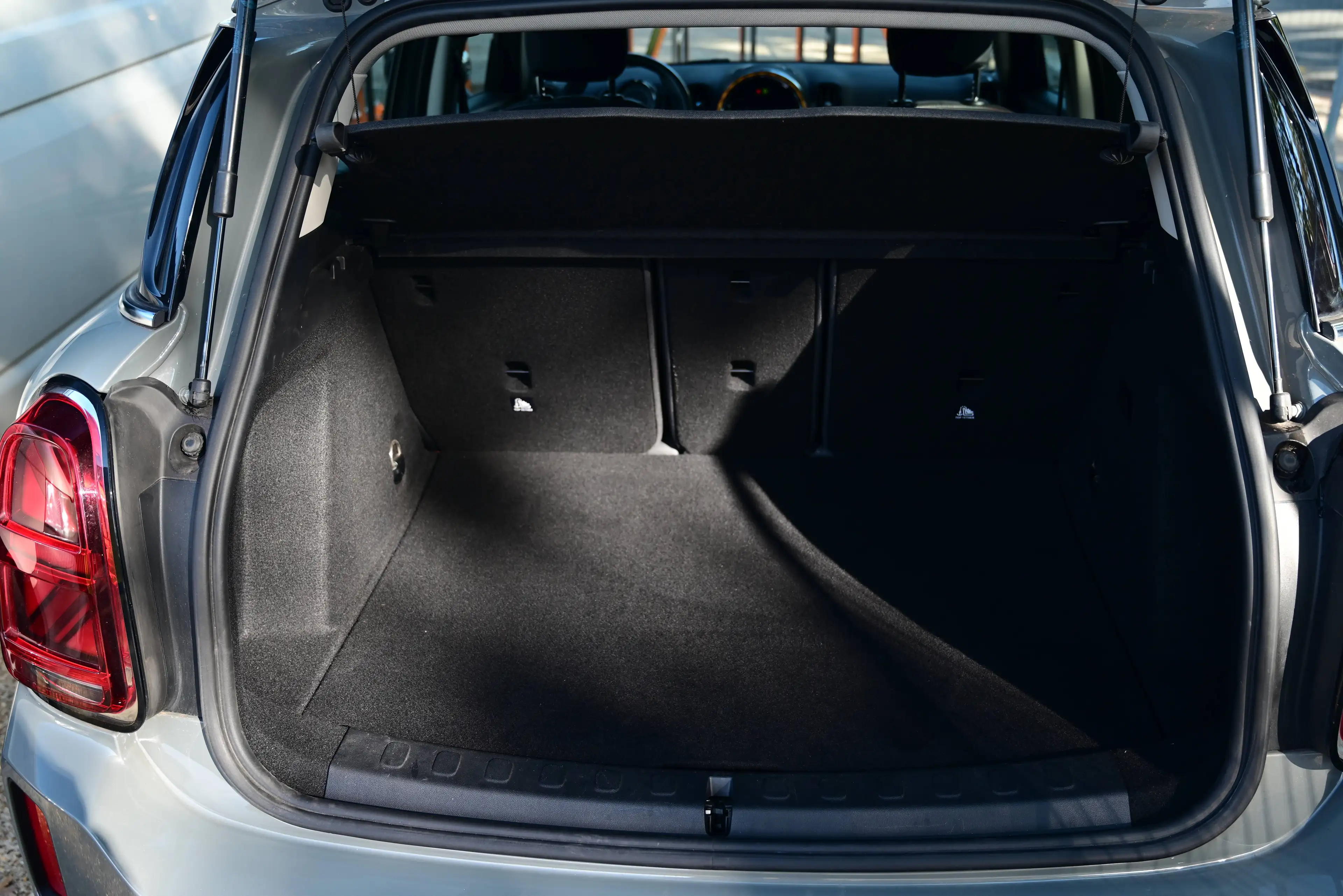 MINI Cooper SE Countryman F60 LCI ALL4 HYBRID / AUT / TOP CONDITION / MOONWALK GREY / BLACK WHEELS — photo 13