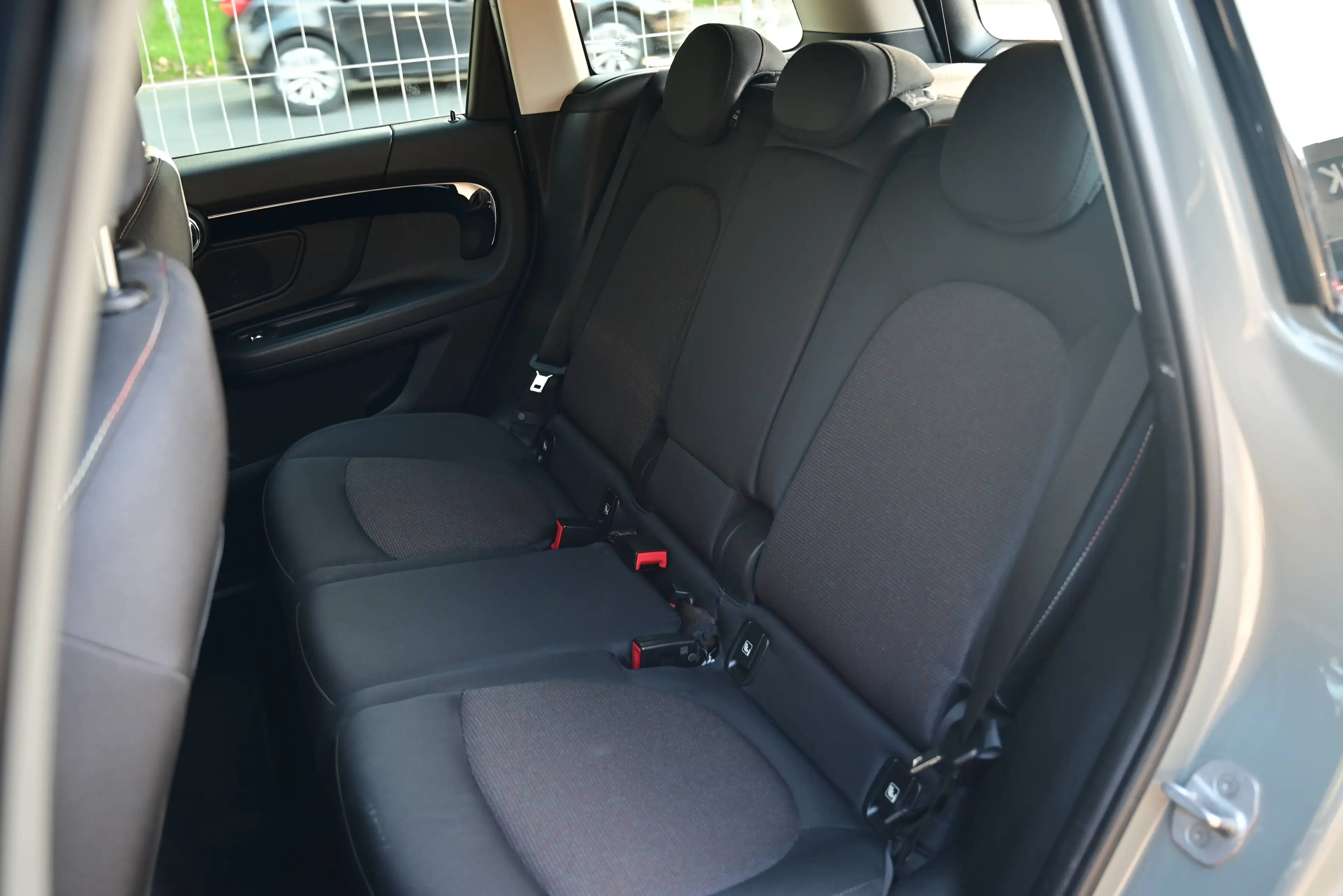 MINI Cooper SE Countryman F60 LCI ALL4 HYBRID / AUT / TOP CONDITION / MOONWALK GREY / BLACK WHEELS — photo 14