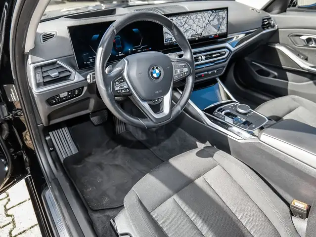 BMW 3 Series view 16