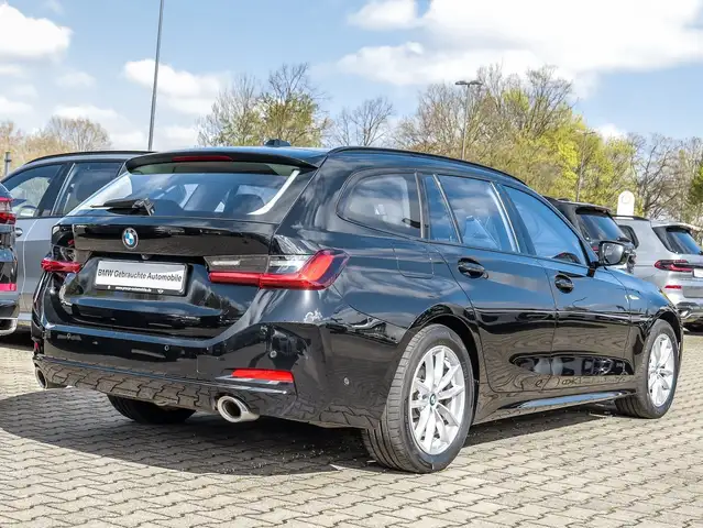 BMW 3 Series view 2