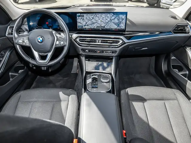 BMW 3 Series view 3