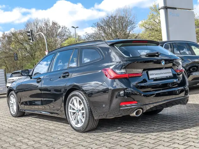 BMW 3 Series view 7