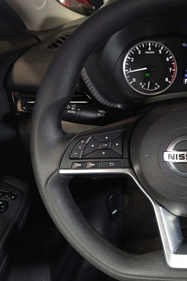 Nissan Sentra снимка Nissan Sentra