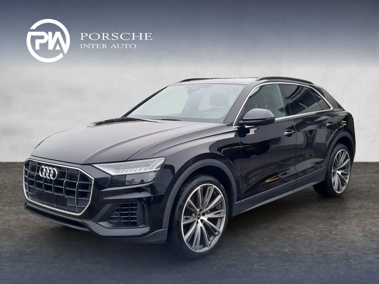 Audi Q8 55 TFSI quattro Schwarz - 1