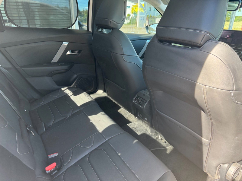 Citroen C4 X eC4 X SHINE — photo 10