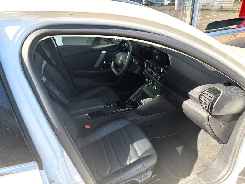 Citroen C4 X eC4 X SHINE — photo 9