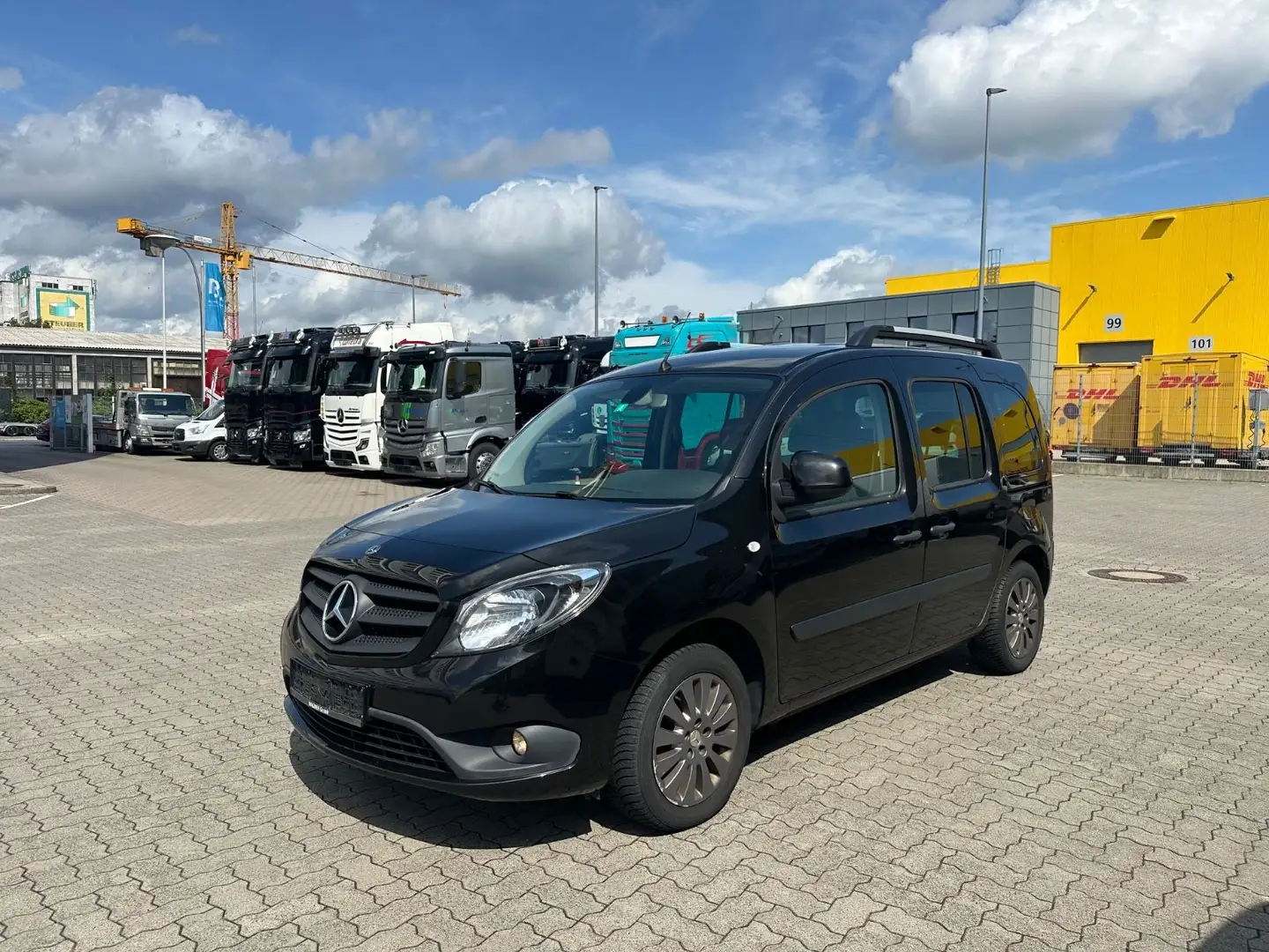 Mercedes-Benz Citan Kombi 111 CDI lang Klimaauto. Negro - 2