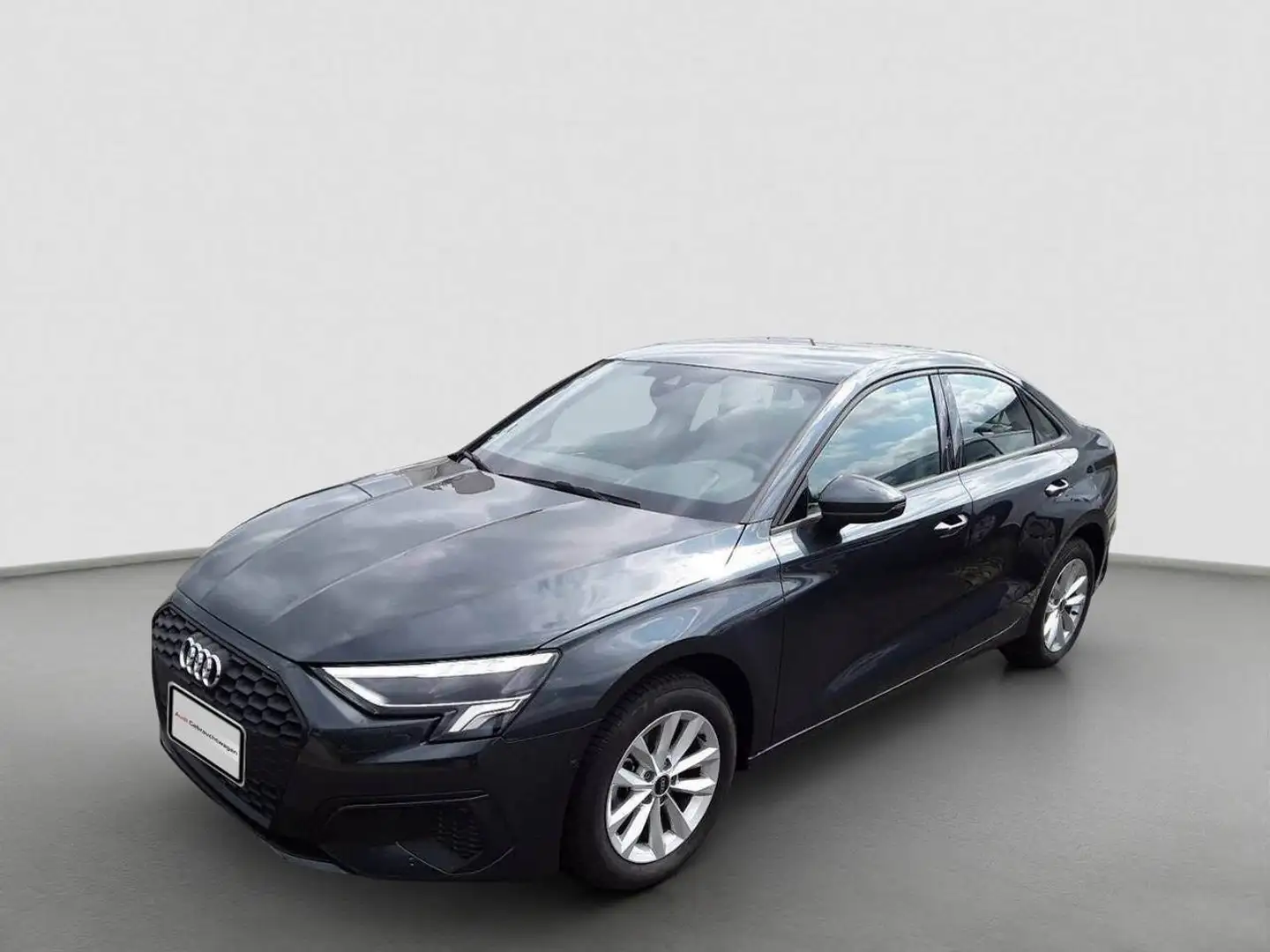 Audi A3 Limousine 30 TDI Naviplus Parkassist ACC VCplus Sp Gri - 2