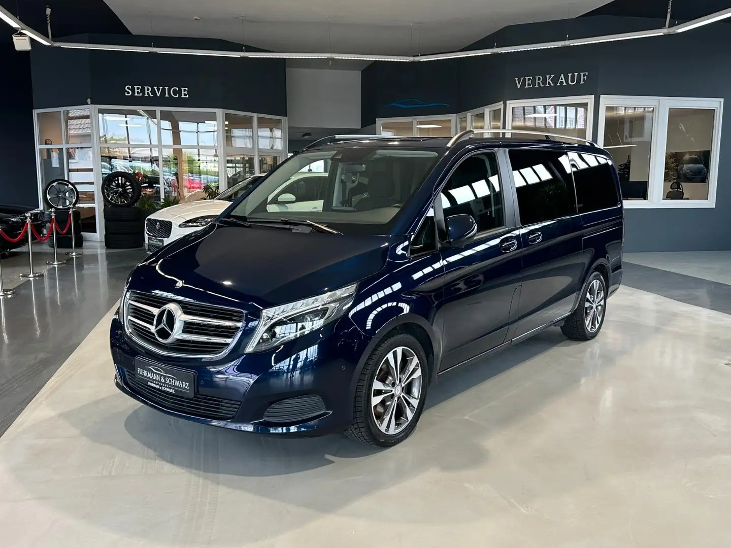 Mercedes-Benz V 220 V220d lang Standheizung+4 Pakete+18 Zoll+LED+AHK Albastru - 1