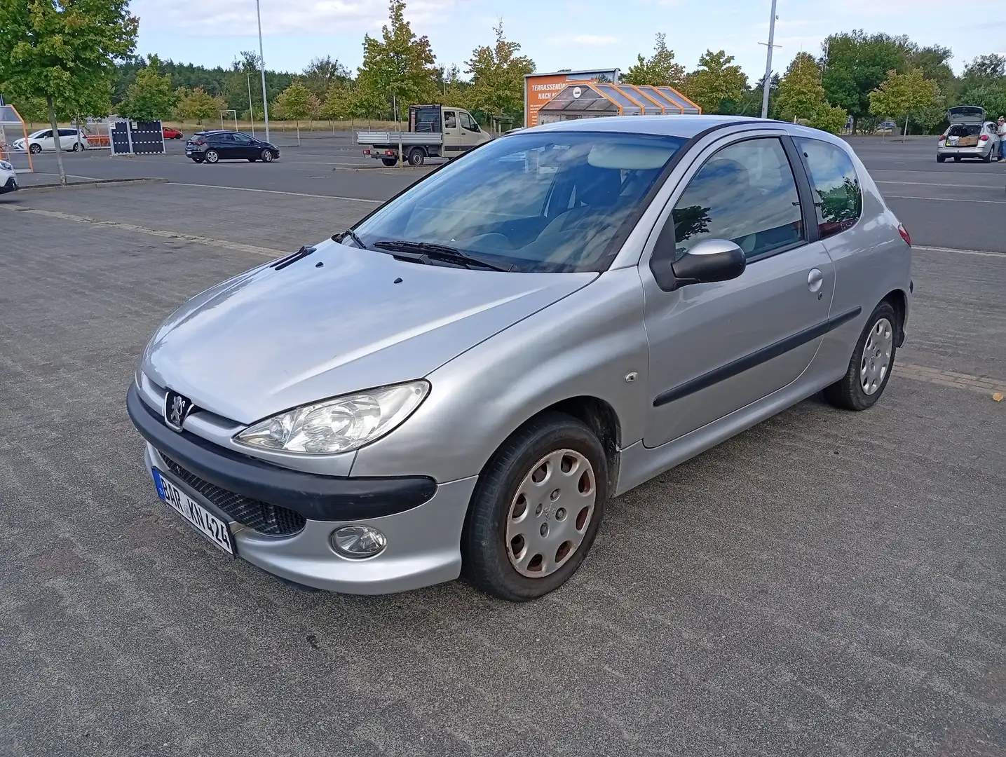 Peugeot 206 206+ 75 mit TÜV bis 3/28 - 2