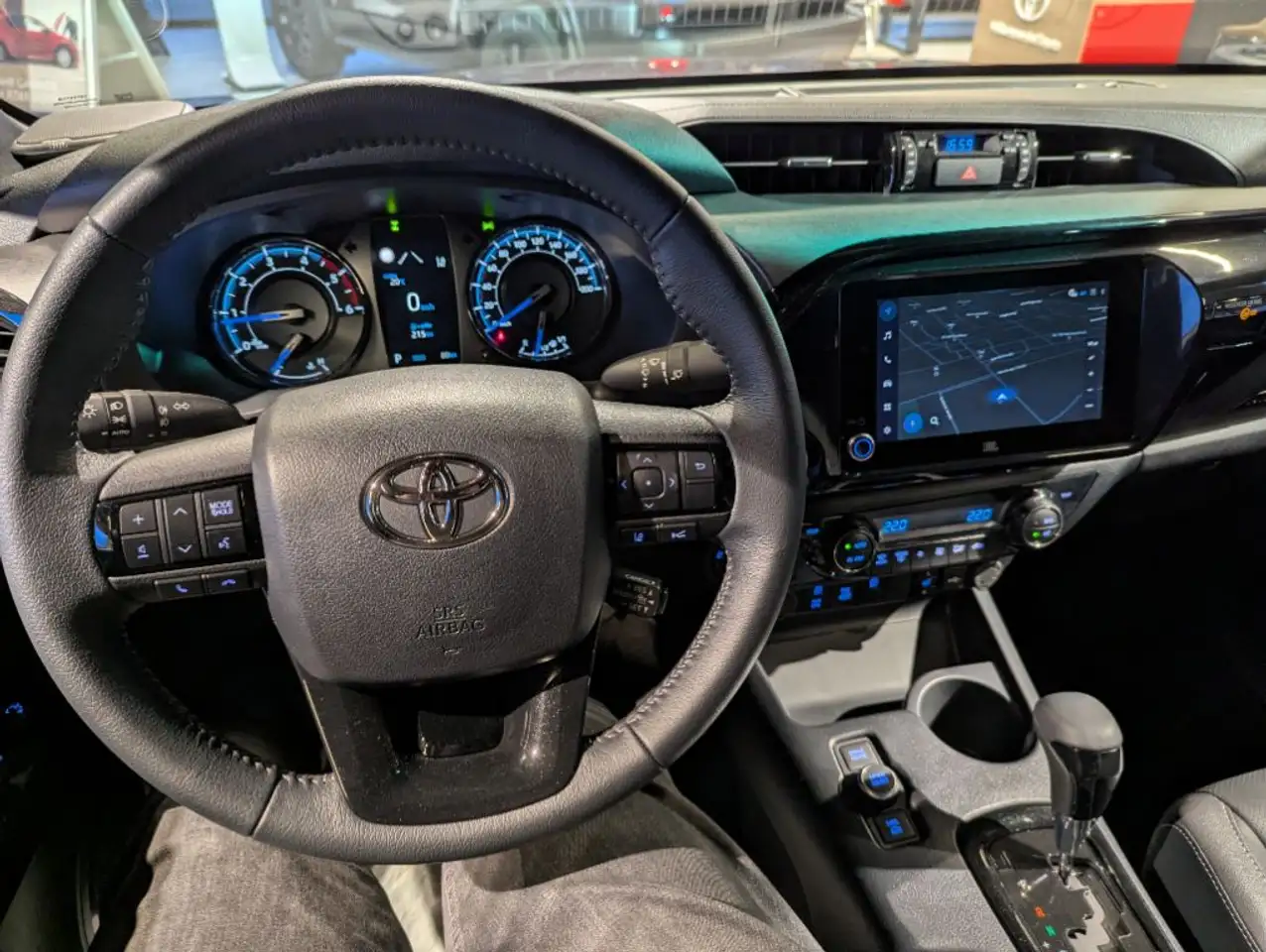 Toyota Hilux 4x4 Double Cab Autm. Invincible (AN1P) 13