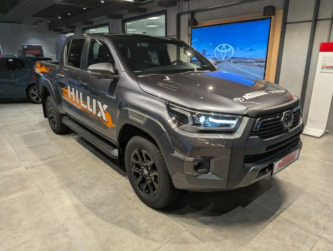 Toyota Hilux 4x4 Double Cab Autm. Invincible (AN1P) 5