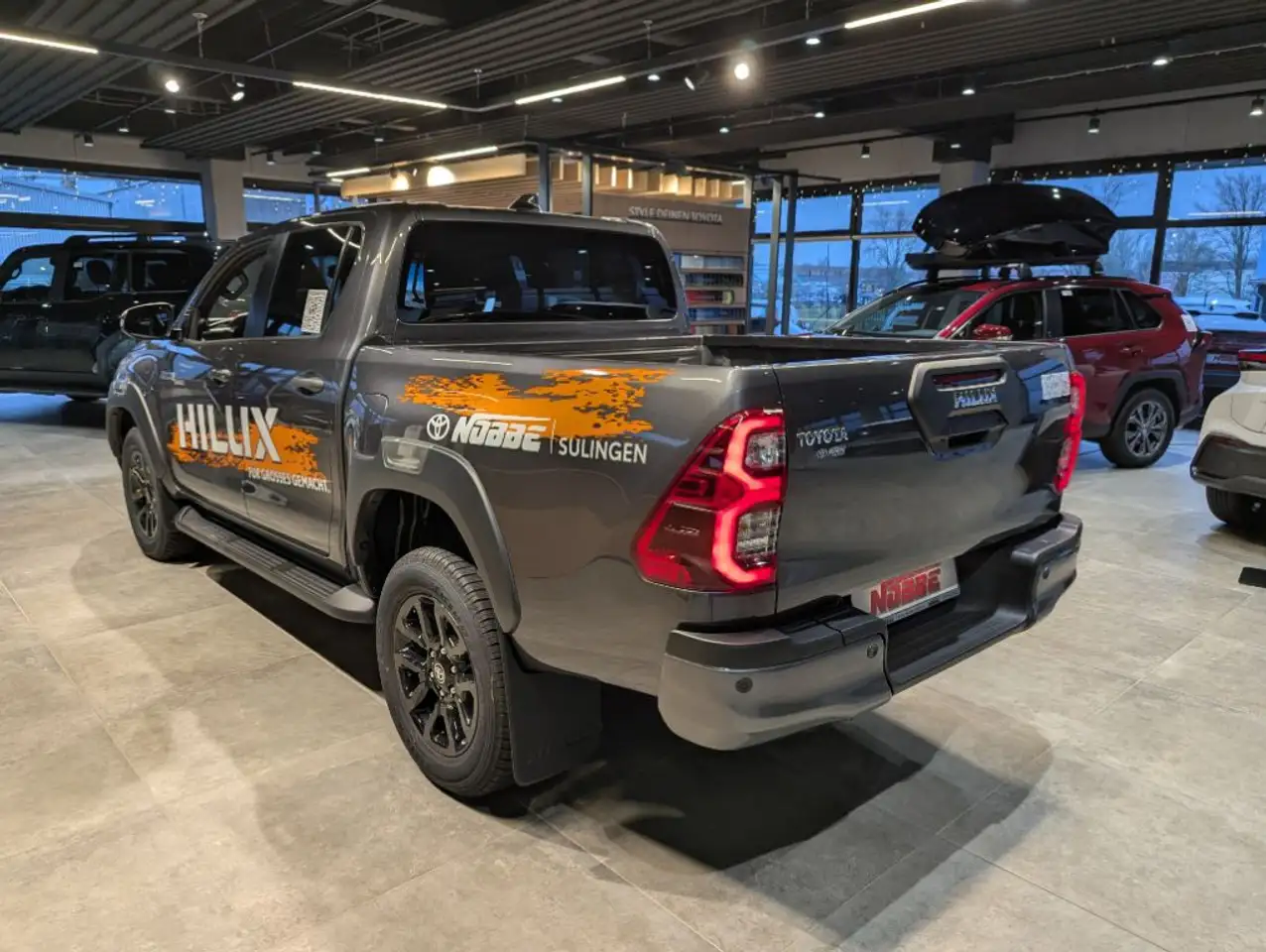 Toyota Hilux 4x4 Double Cab Autm. Invincible (AN1P) 7