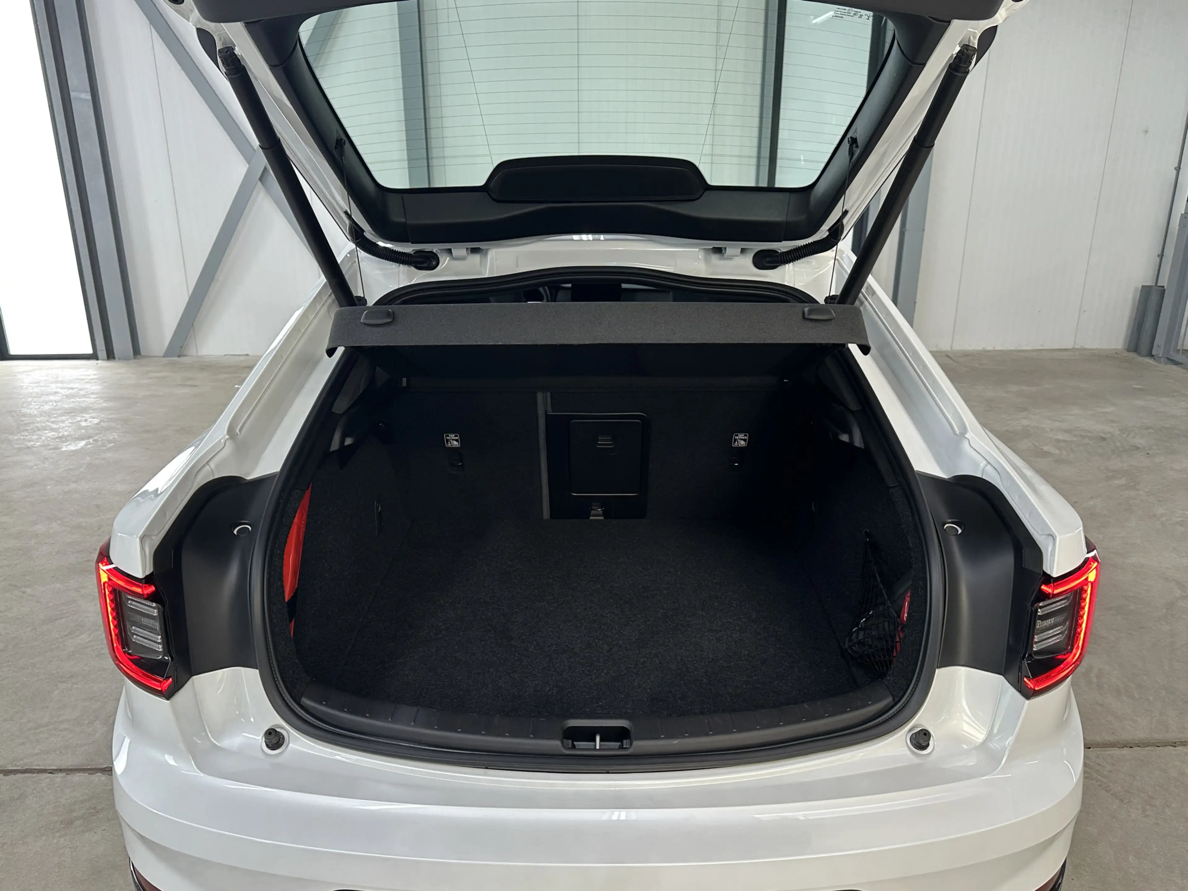 Polestar 2 Standard Range Single Motor 63kWh — photo 26