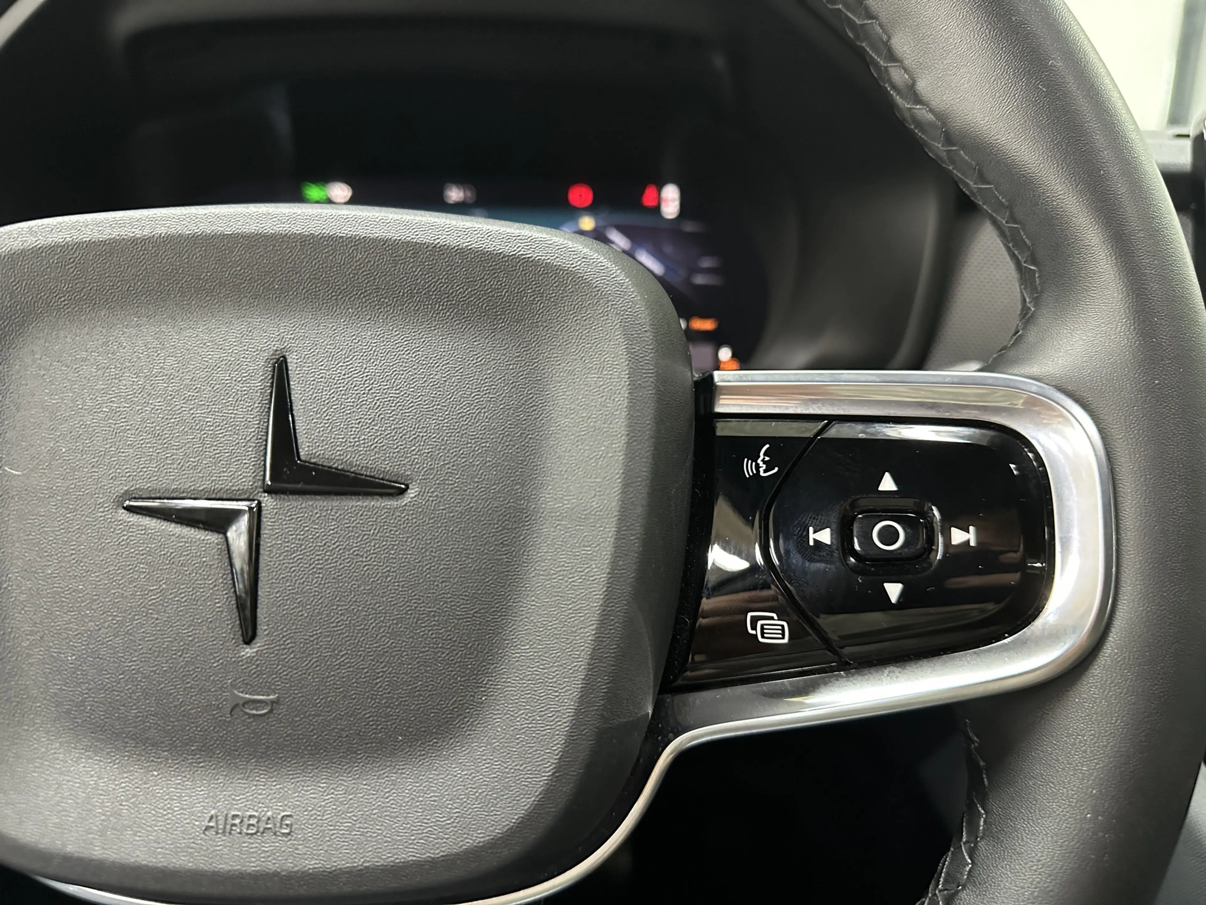 Polestar 2 Standard Range Single Motor 63kWh — photo 15