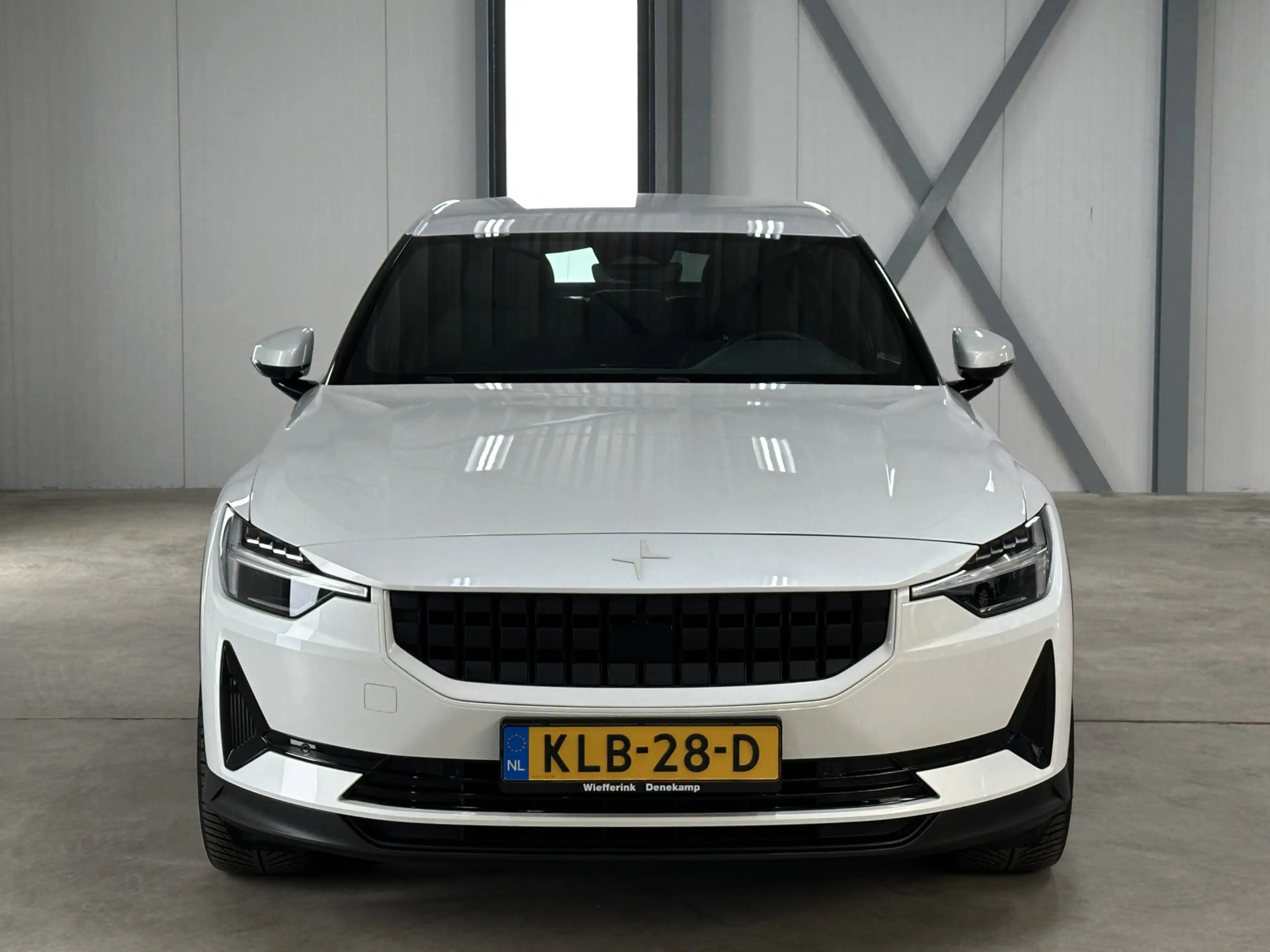 Polestar 2 Standard Range Single Motor 63kWh — photo 3