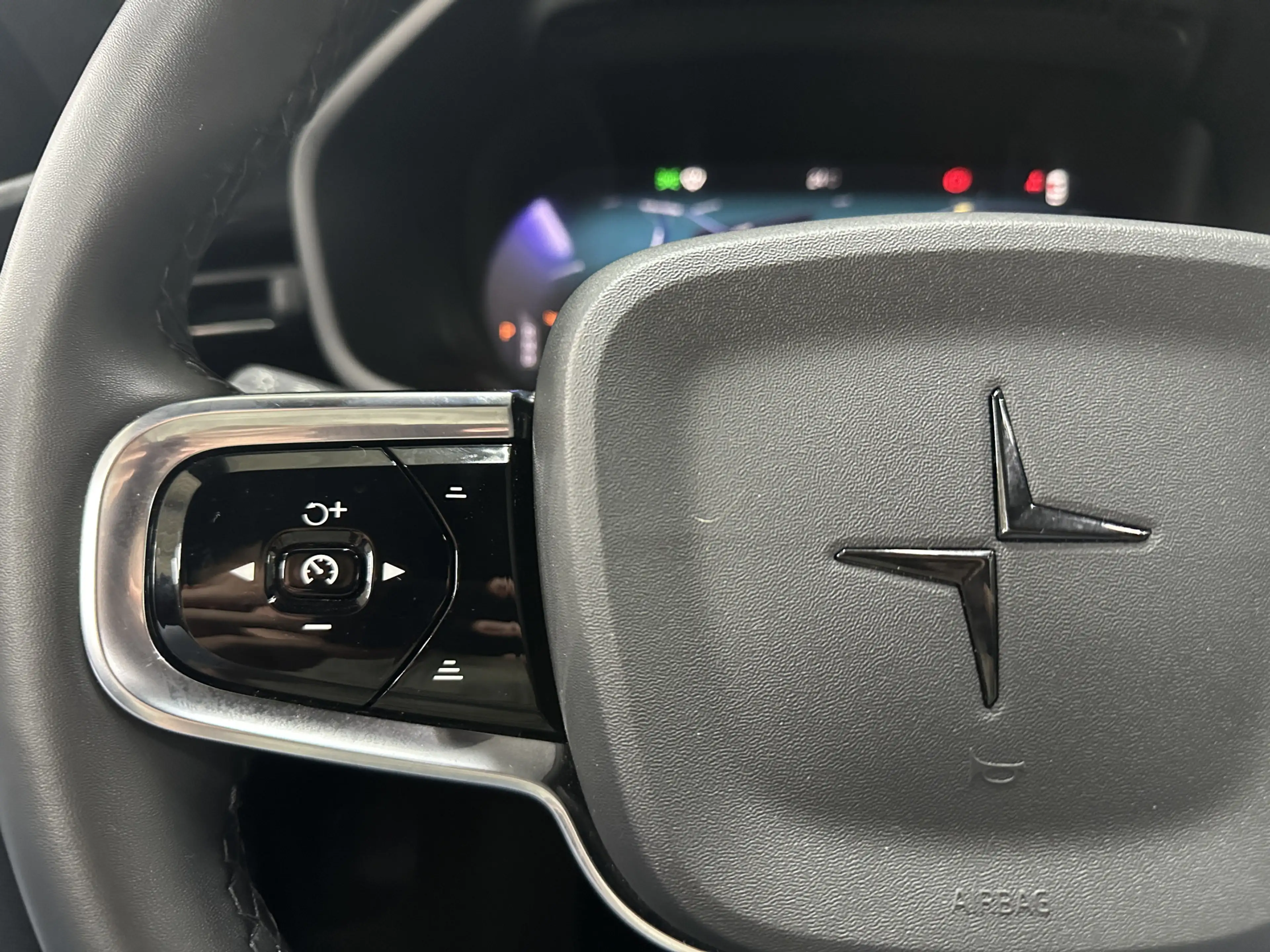 Polestar 2 Standard Range Single Motor 63kWh — photo 14