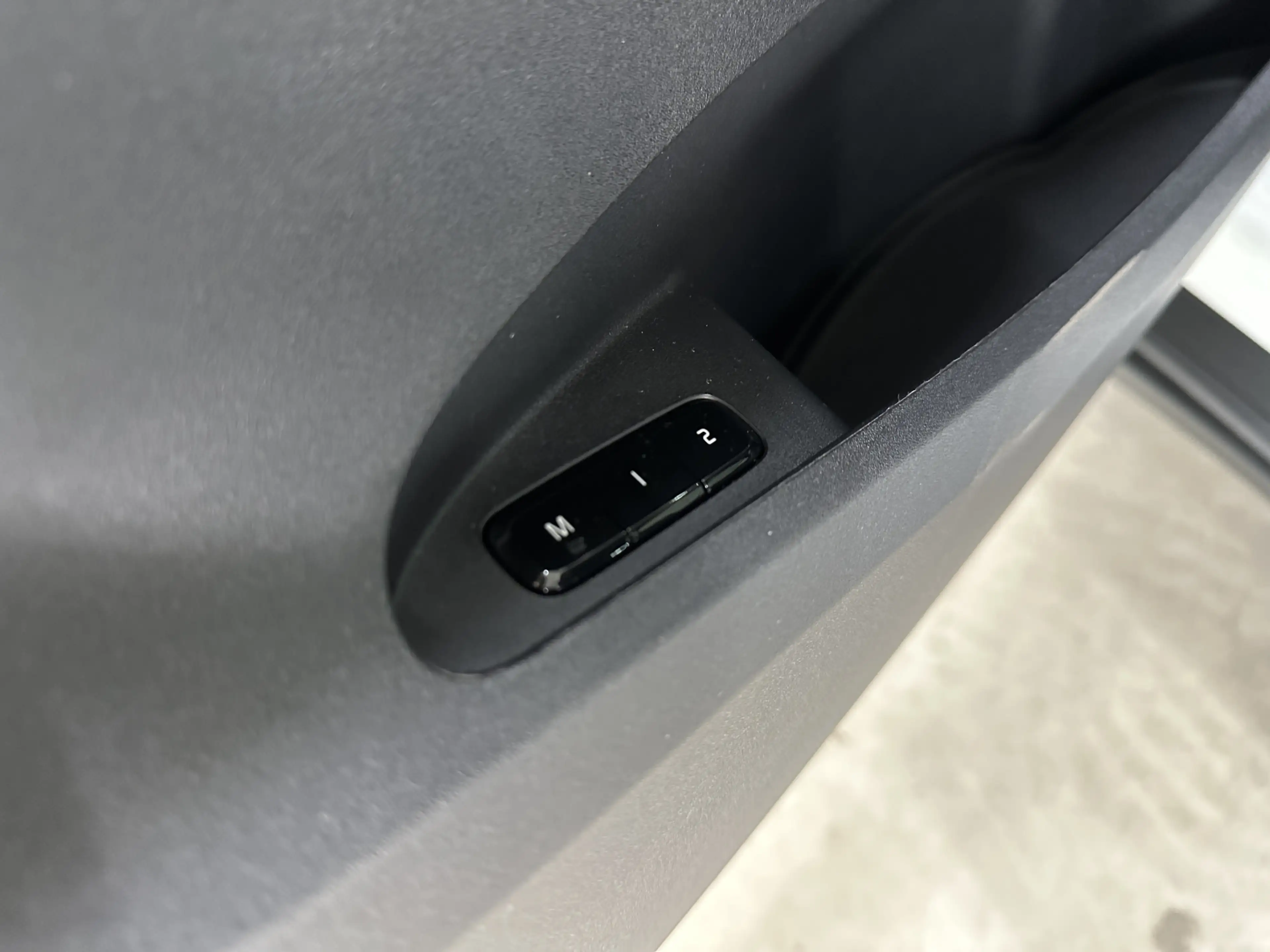 Polestar 2 Standard Range Single Motor 63kWh — photo 11