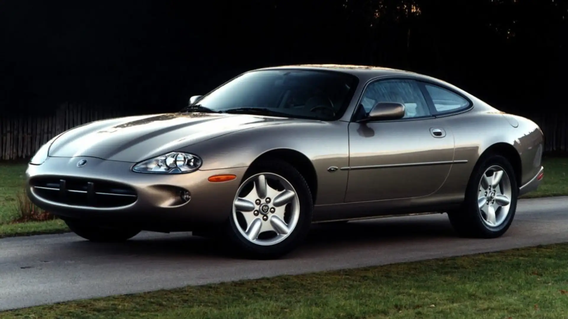 Jaguar XK8 XK8 Coupe 4.2 V8 Grijs - 1