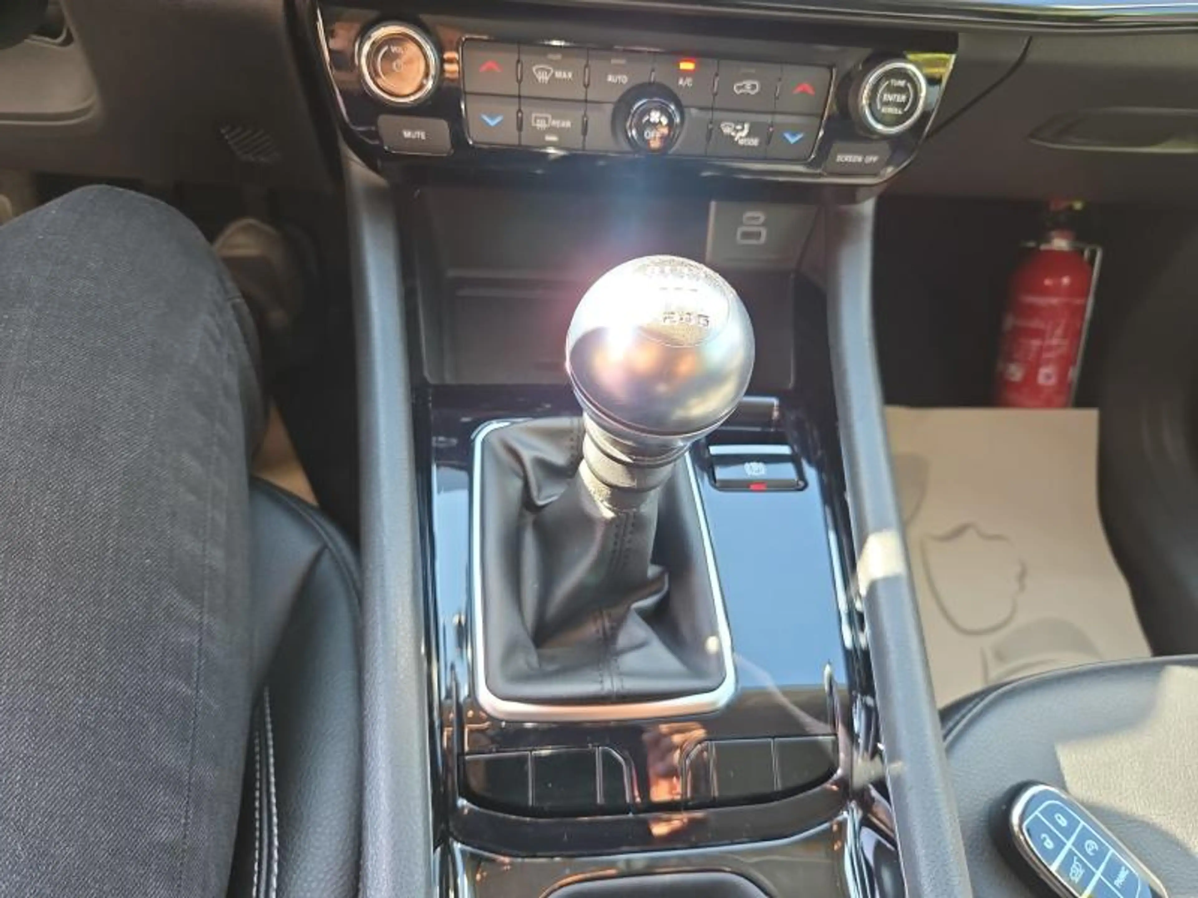 Jeep Compass 1.332cc  130cv Noir 06/22 64605km Clim USB Bluetoo — photo 13
