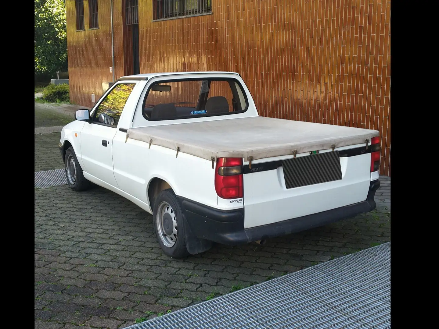 Skoda Pick-up Biały - 2