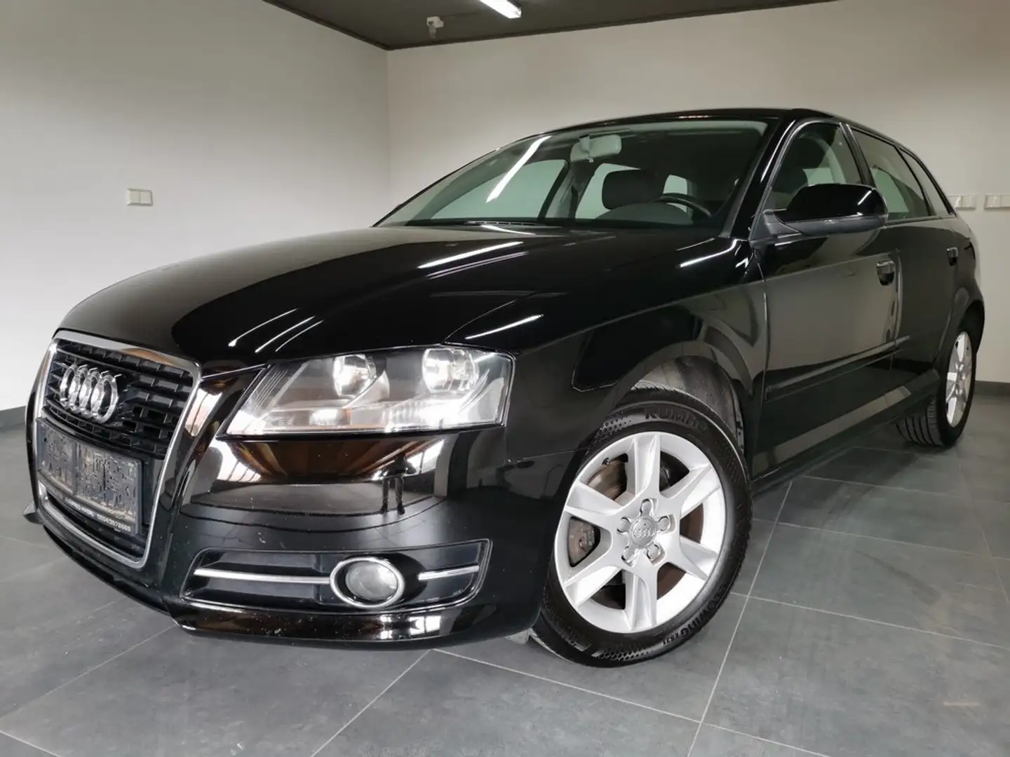 Audi A3 -Sportback,Attraction,Ahv,Tempomat,SR+WR,PDC,Klima Schwarz - 2
