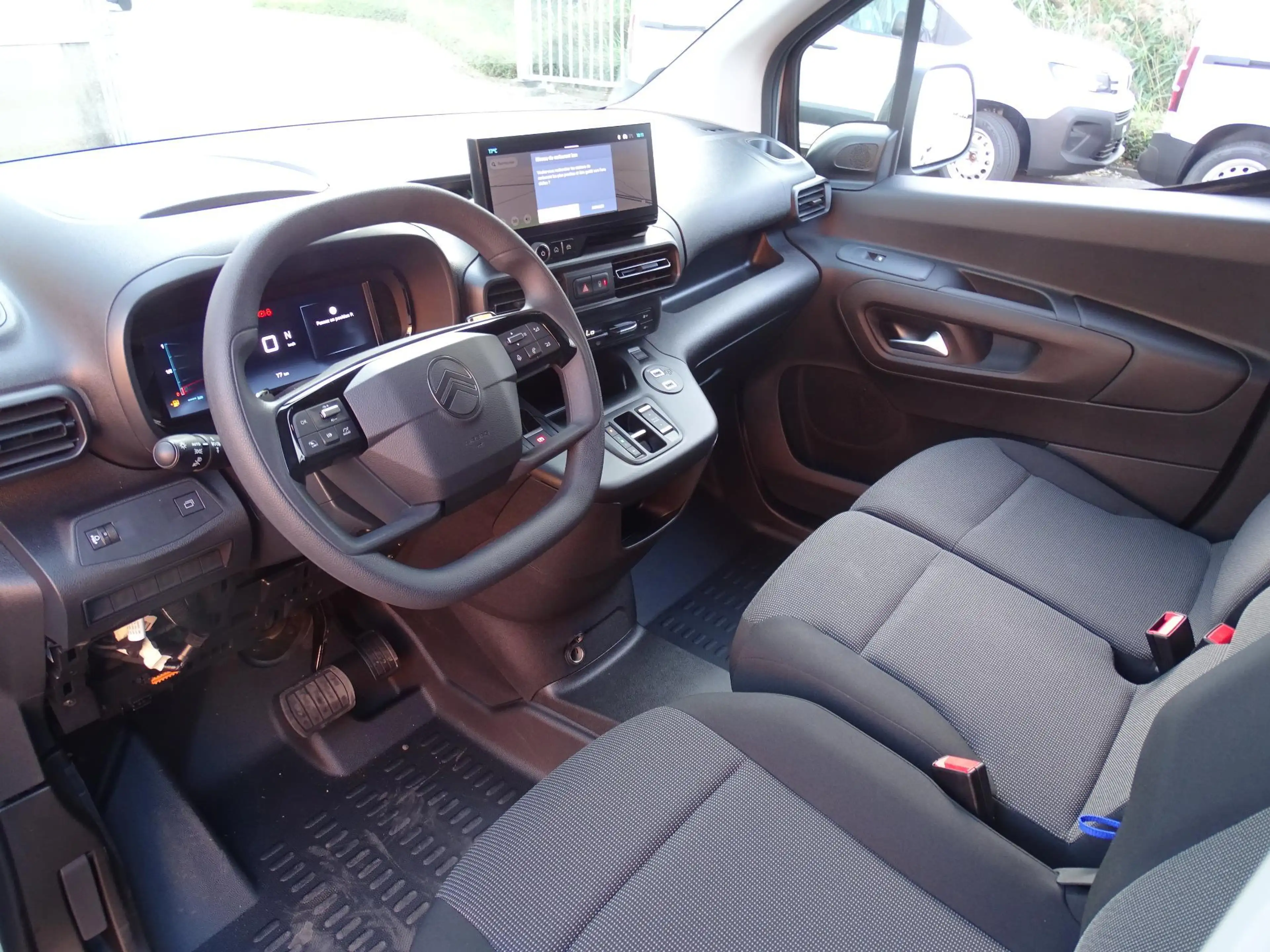 Citroen Berlingo M Light 1.5 BHDi 130 EAT8 — photo 13