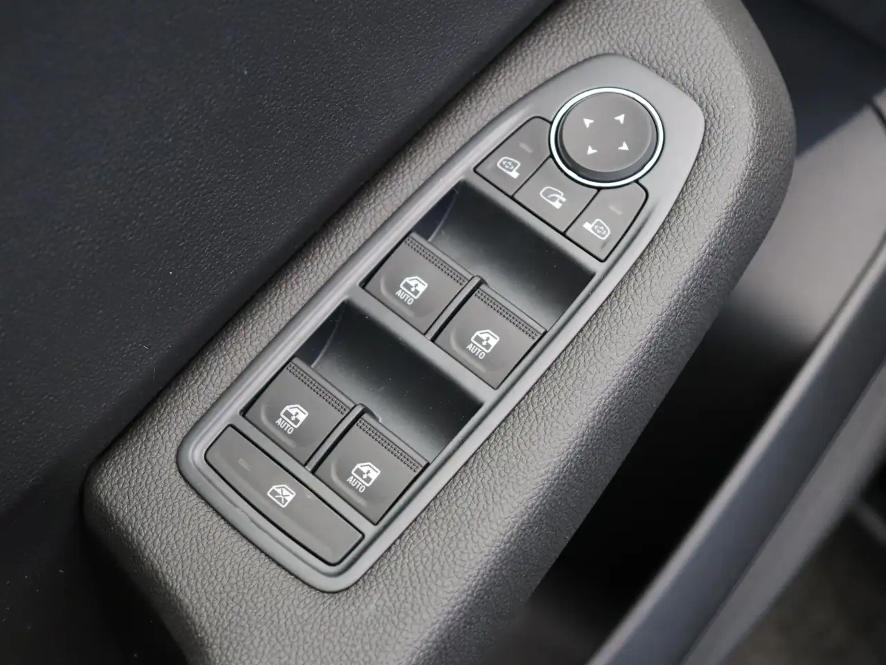 Mitsubishi Colt 2026 — фото 10