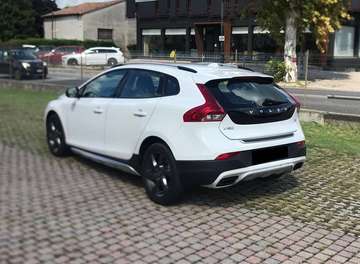 V40 II 2012 Cross Country 1.6 d2 Momentum NEOPATENTATI